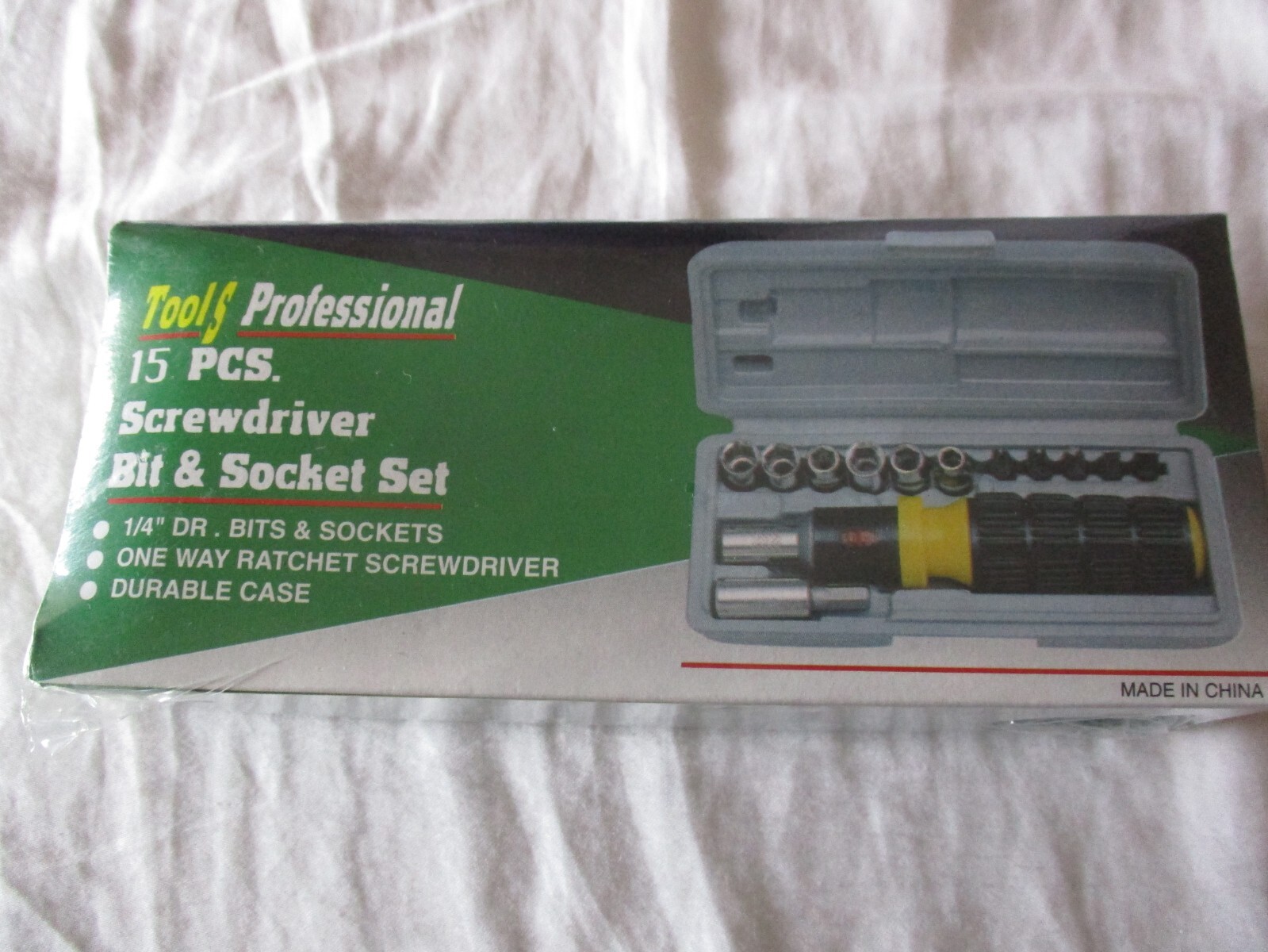 15pcs Pocket Size Screwdriver & Socket Set 1/4″ Drive Bit & Socket Set &Case