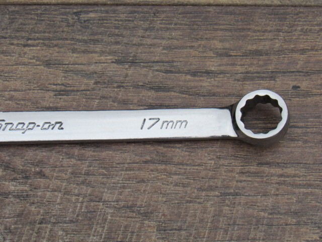 SNAP ON 17MM OEXM170B 17MM OPEN END 12 POINT BOX END COMB. WRENCH 17 MM USED