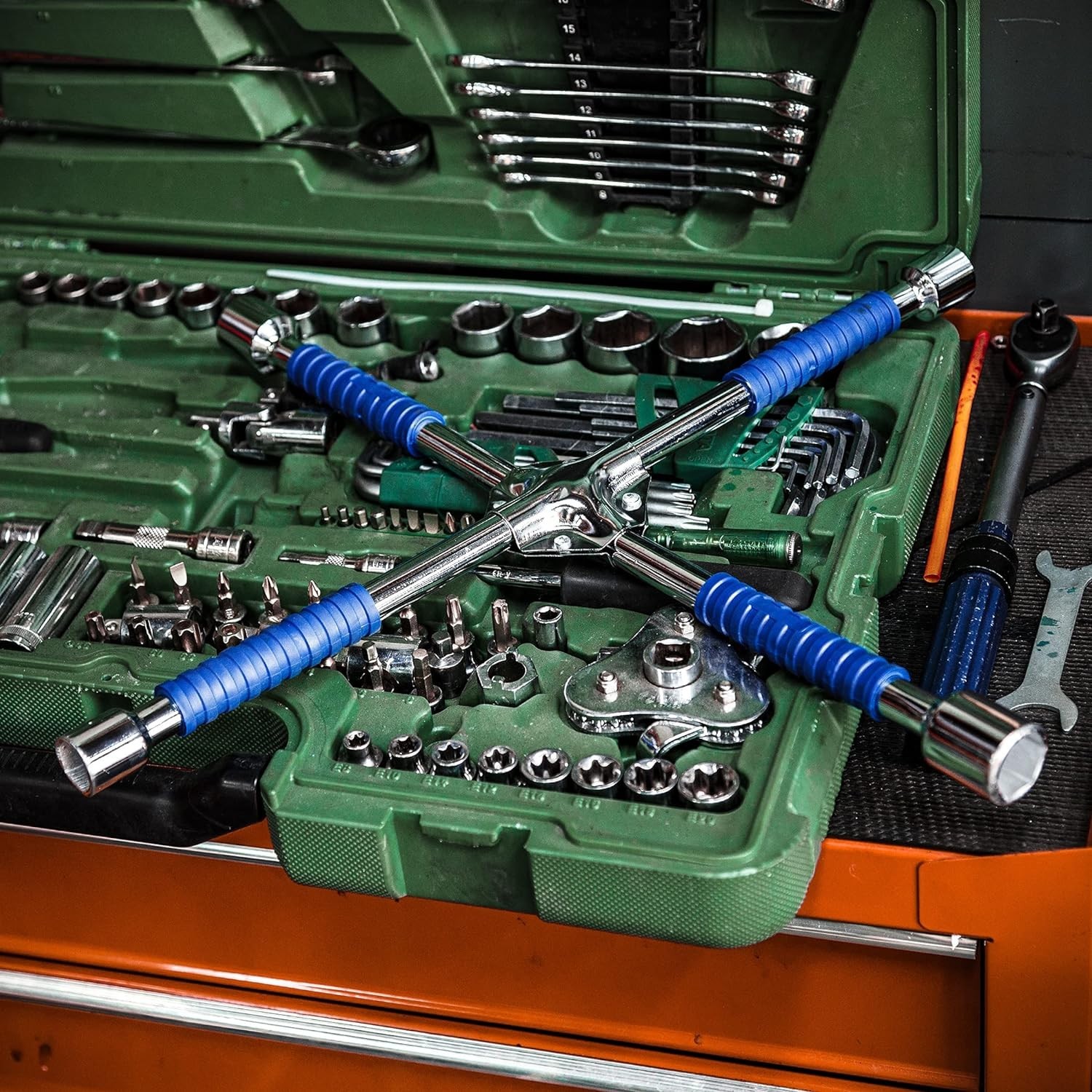 16 Inch Heavy Duty 4-Way Lug Wrench with Non-Slip Grip – Ideal for SUVs & Vans