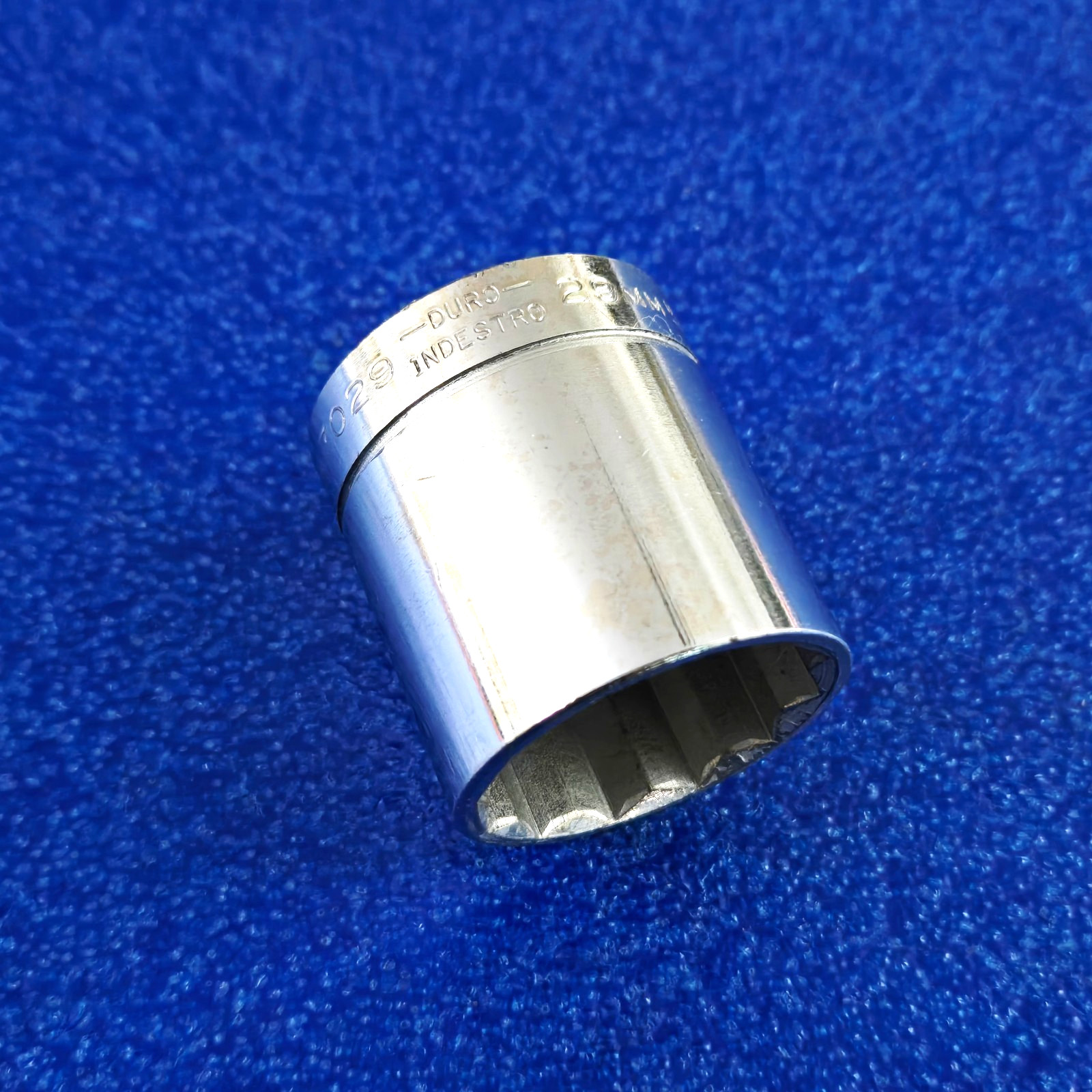 DURO INDESTRO USA 29mm 1/2 DR SOCKET 12pt METRIC CAR & TRUCK HAND TOOL P/N 47029