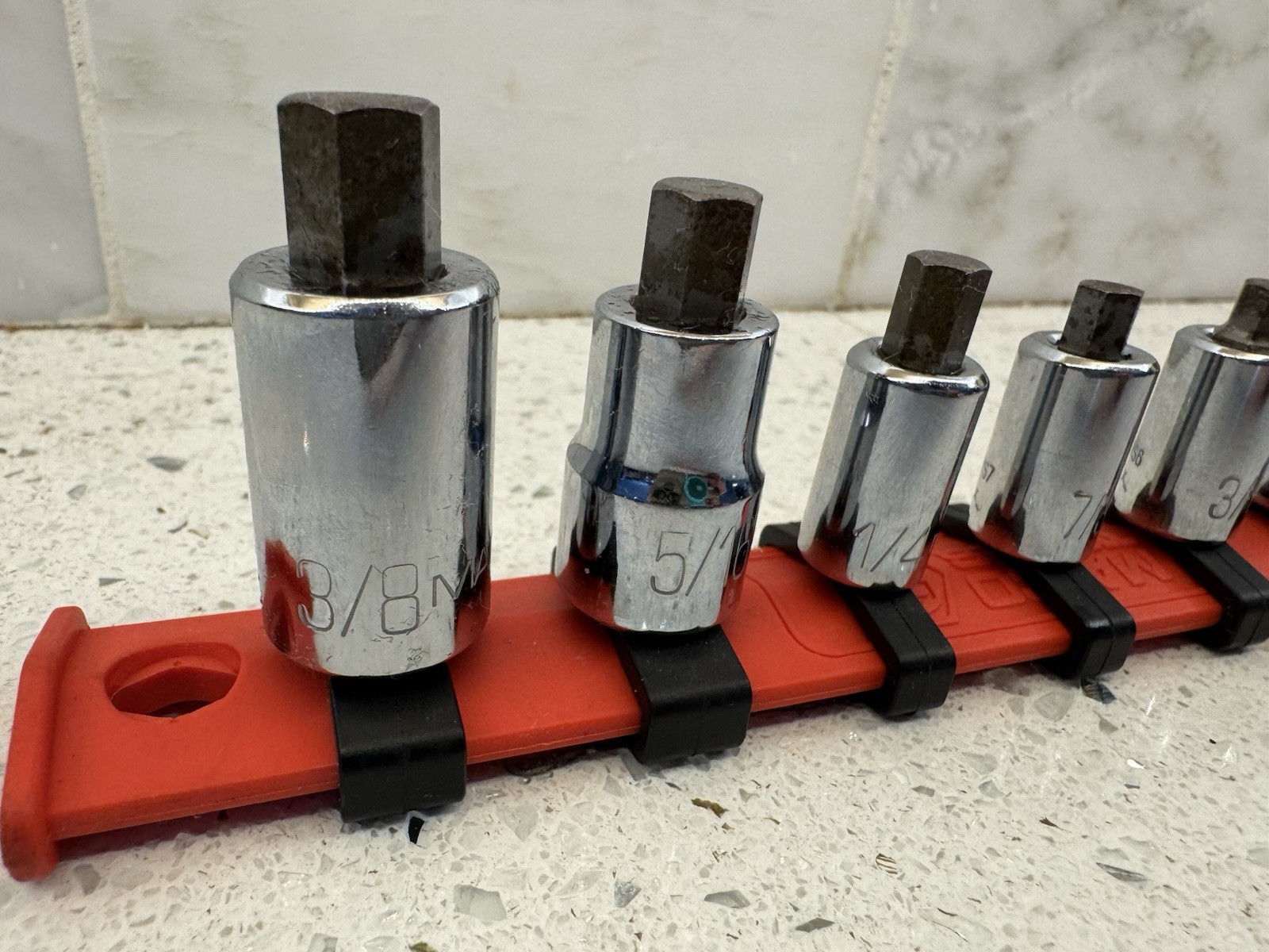 MATCO TOOLS 1/4″ and 3/8″ Dr 7 Piece Stubby Hex Bit Socket Driver Set SABXYS7R