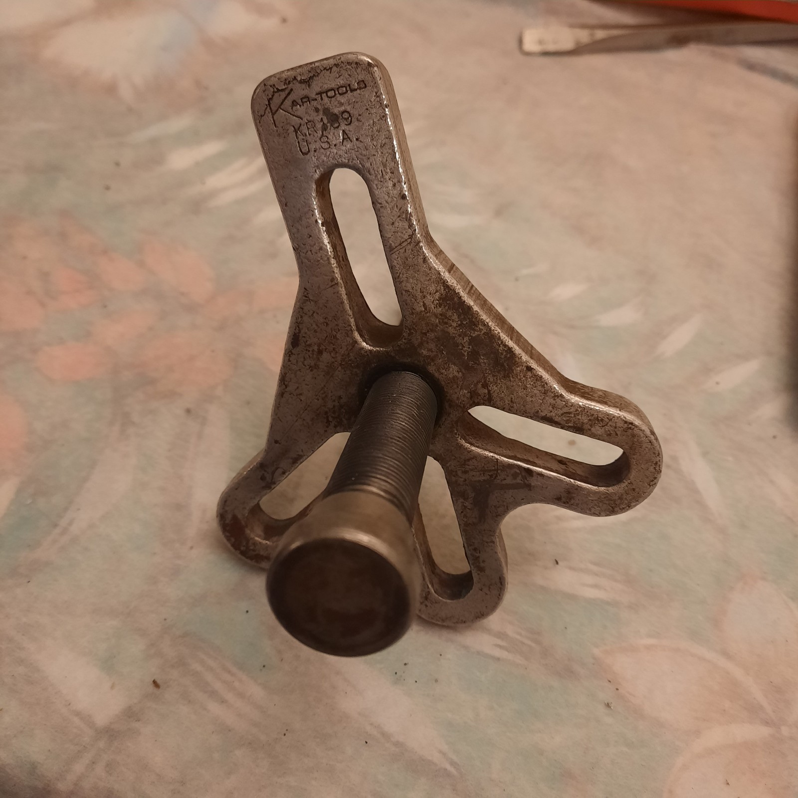 Vintage Kar-Tools Steering Wheel Puller. Made In USA. #KR189.