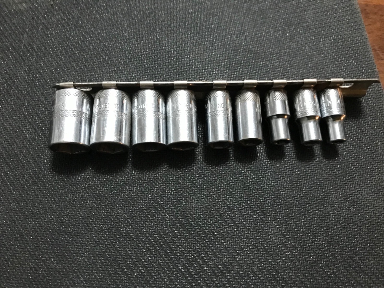 9 Piece Mac Tools 1/4” Drive 6 Point Metric 5.5 – 13mm Socket Set w/ Rail USA