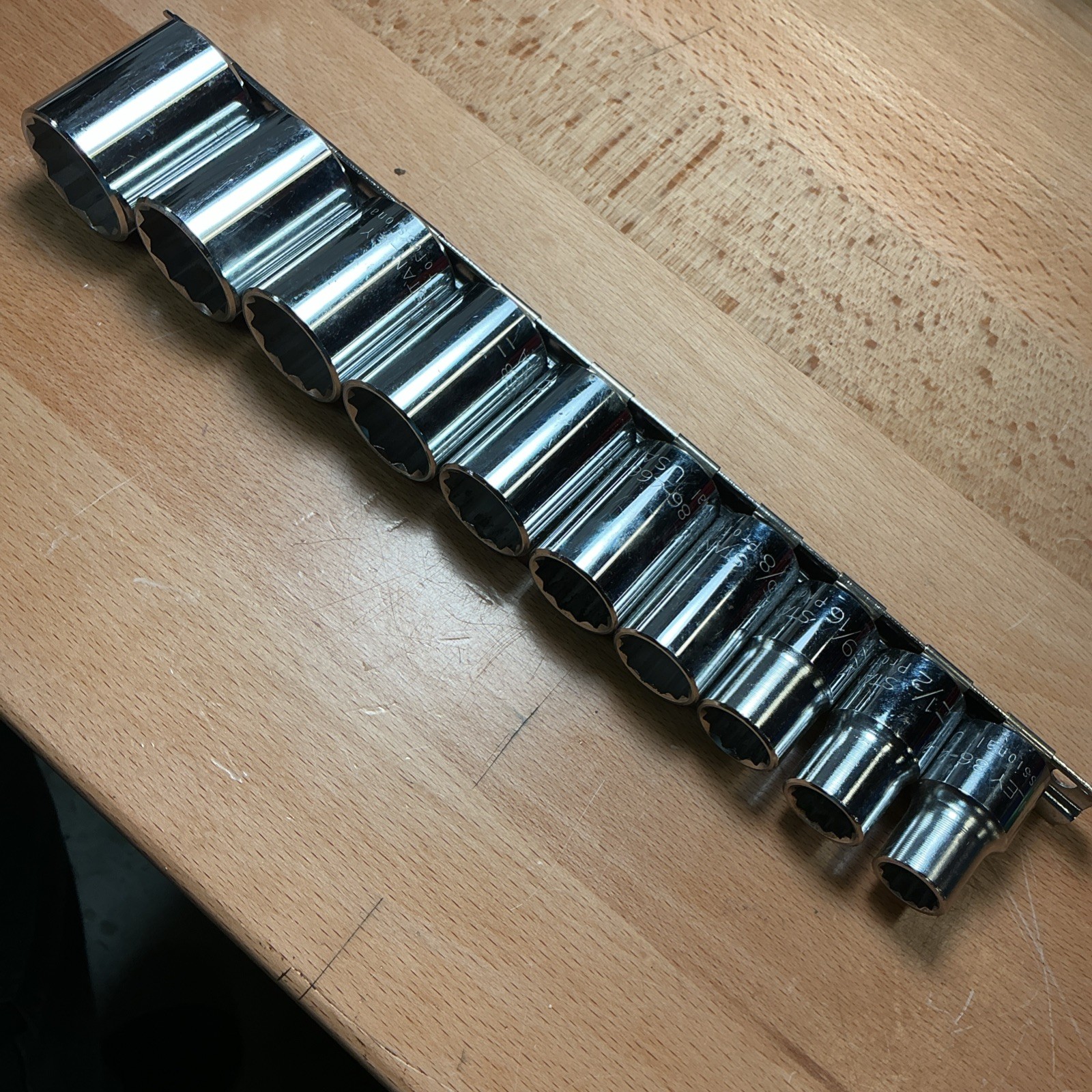 Stanley USA Professional 10pc 12 Point 1/2″ Drive Socket Set: 1” To 7/16”