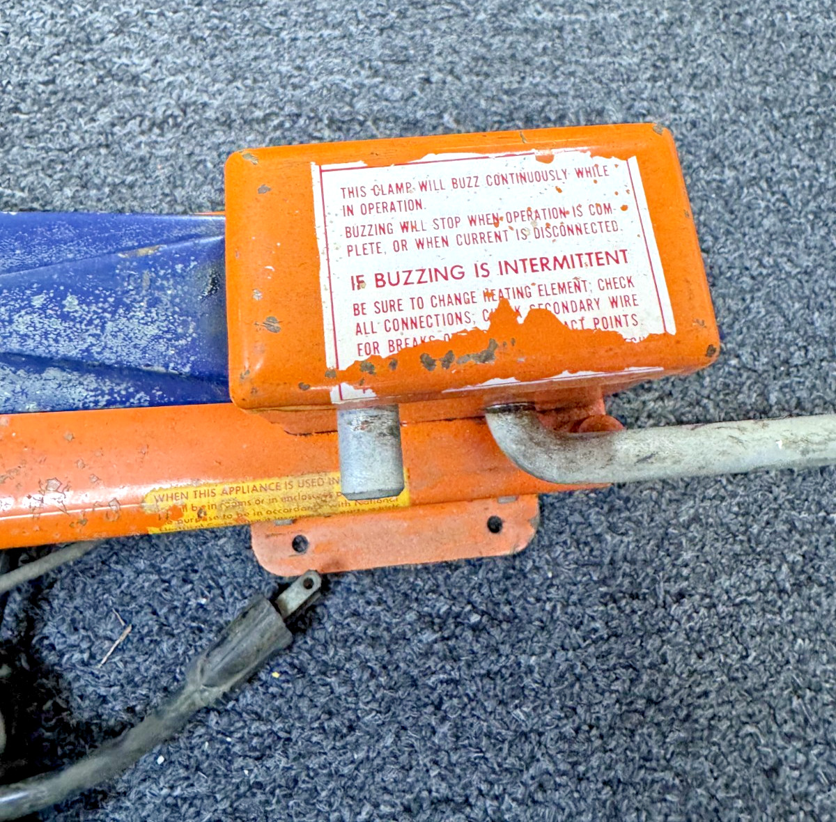 CLAMP FOR DILLECTRIC, DILL MFG. U.S.A, PART NO. 6685, TIRE TUBE PATCH, UNTESTED