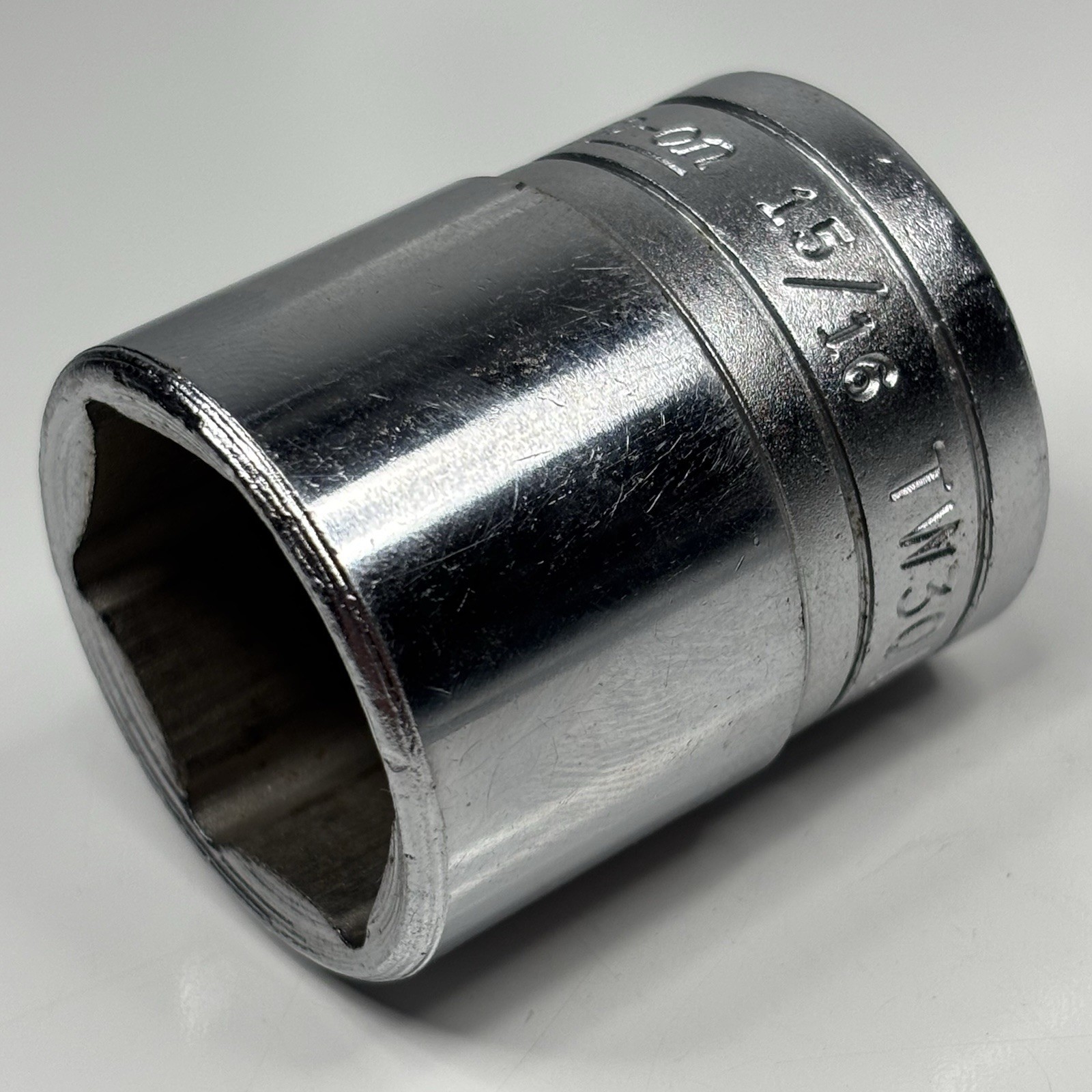 Snap On Tools TW301 1/2 Dr 6Pt SAE 15/16 Flank Dr Shallow Socket VTG 1983 USA