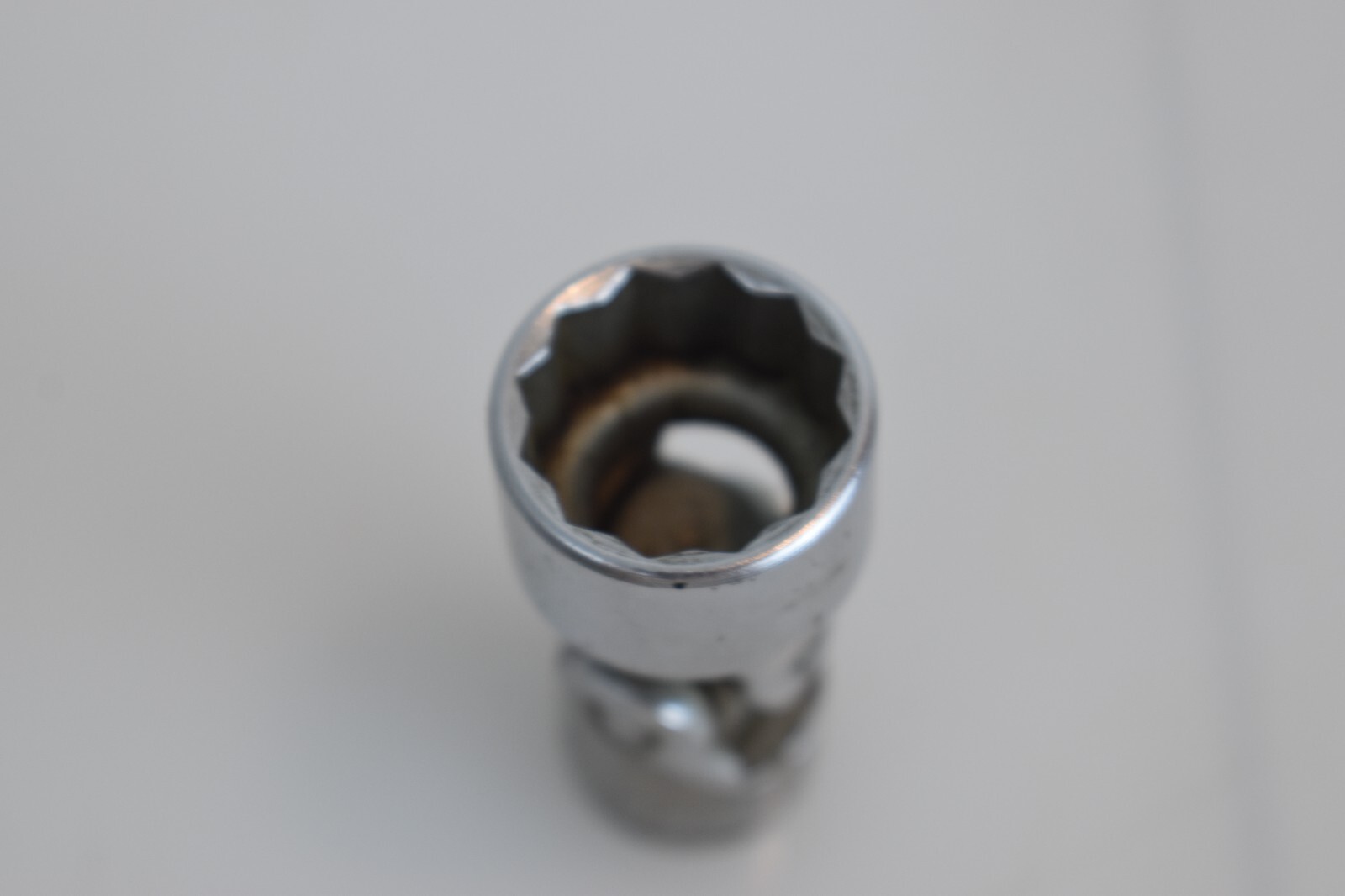 Snap On Tools FVU22 11/16″ SAE Shallow Universal Socket 3/8″ Drive 12 Point USA