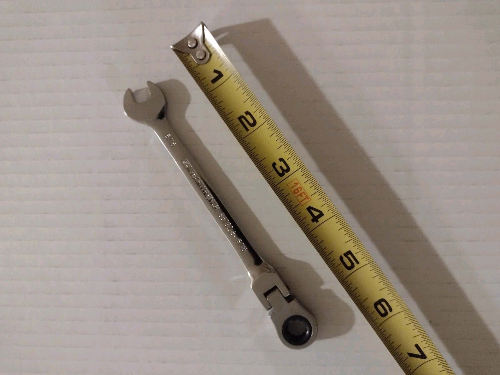 GearWrench 86782: 12-Point 5/16″ Flex Head 90T Ratcheting Combination SAE Wrench