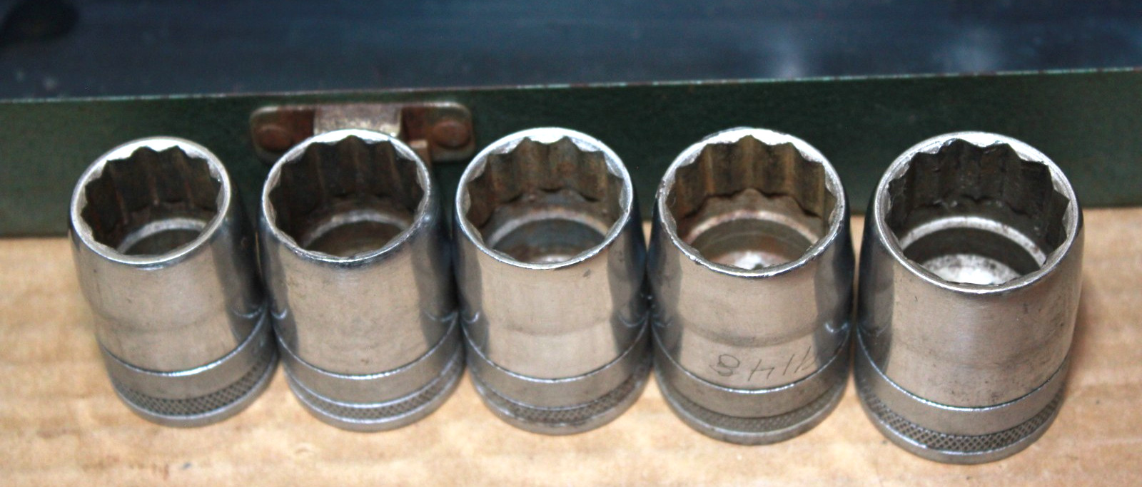S-K TOOLS 1/2″ Drive Socket Set 17 pc 7/16″-1-1/8″ Ratchet-Breaker Bar-Extension
