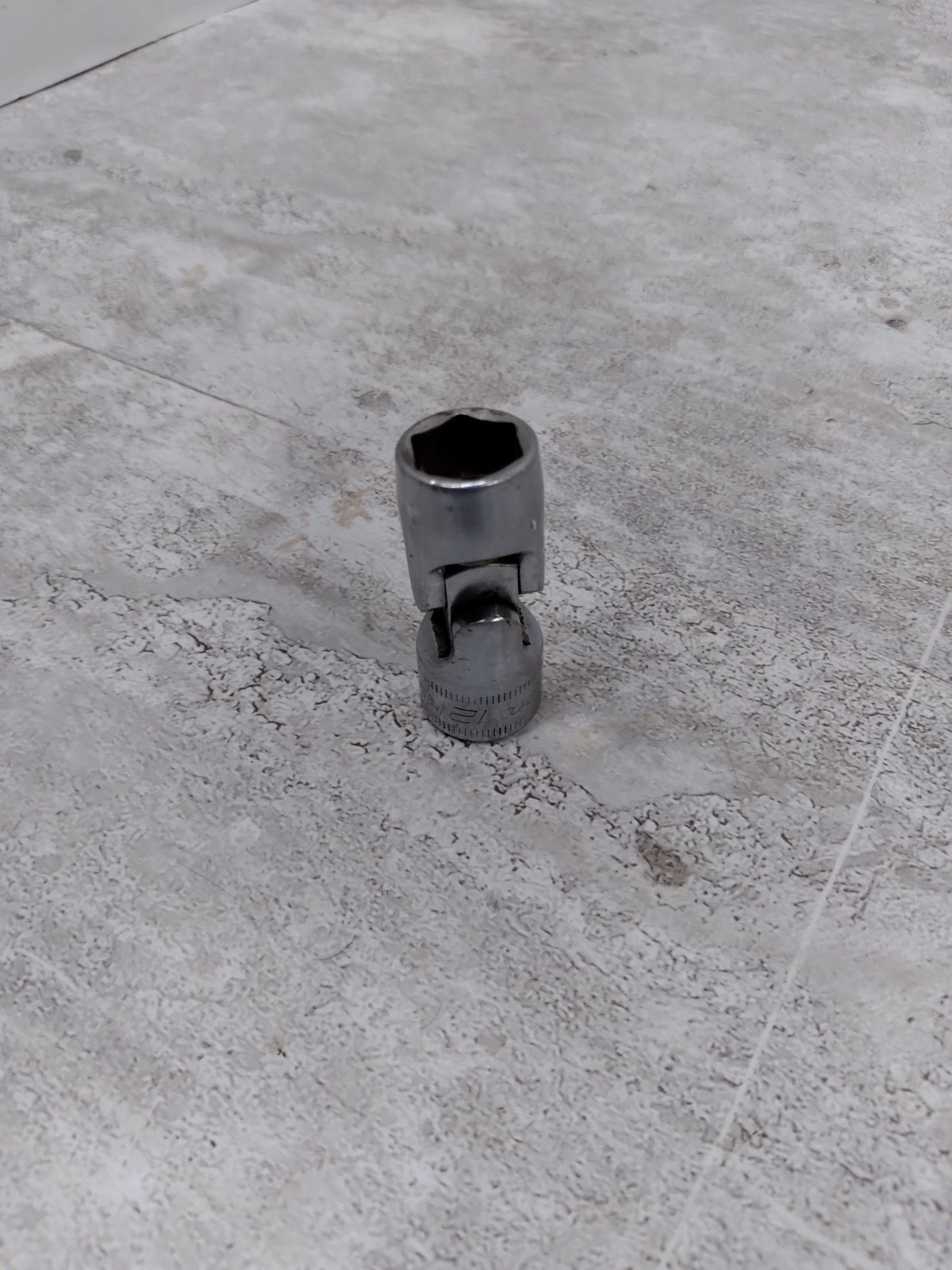 Snap On Tools 3/8″ Drive 6-Point Metric 12mm Universal Socket Standard FSUM12