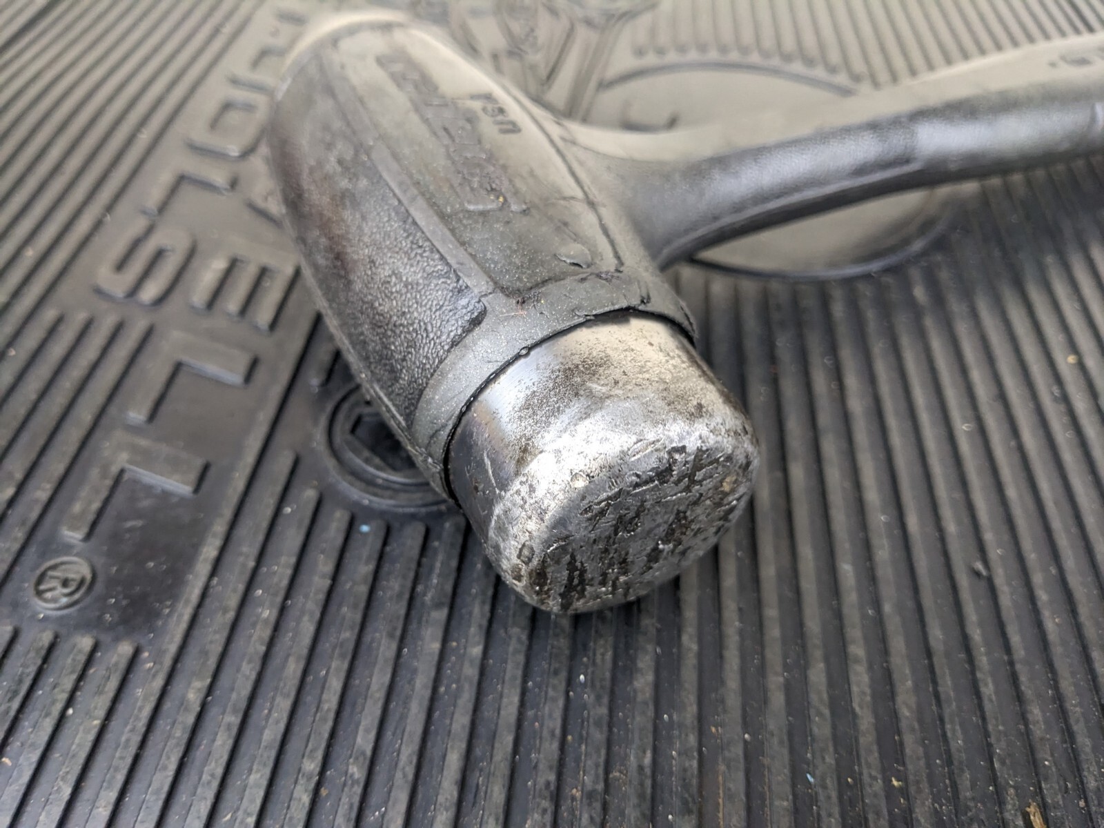 #be969 Snap On Tools – HBBD40DT – 40oz Dead Blow Ball Peen Dark Titanium Hammer