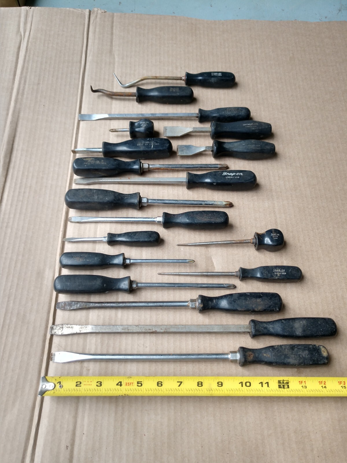 Lot of Snap-on Black Handle Screwdriver Phillips Slotted and others