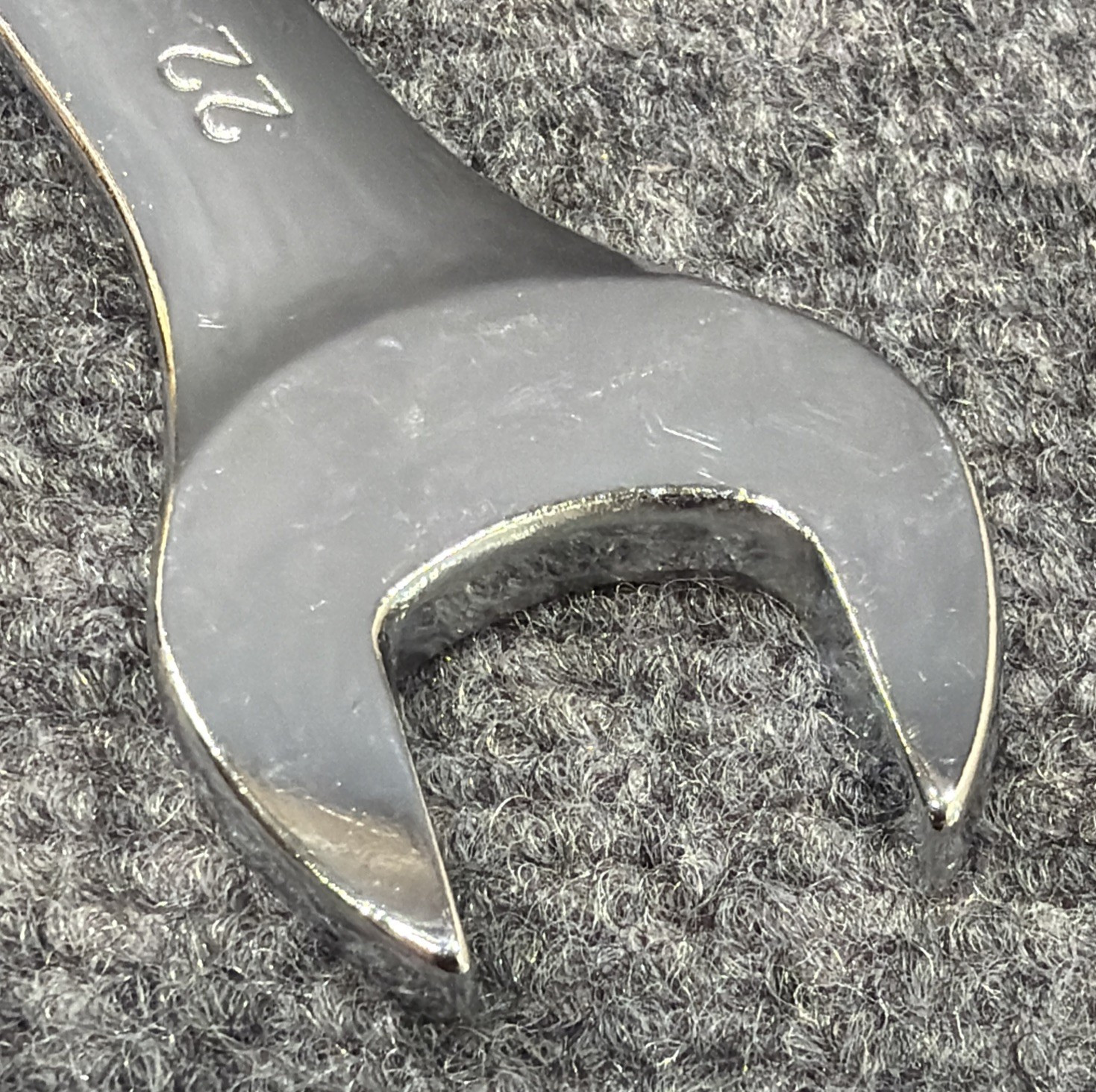 (1) Polished Chrome Vanadium 22mm Metric Combination 12 Point Wrench 10.5”