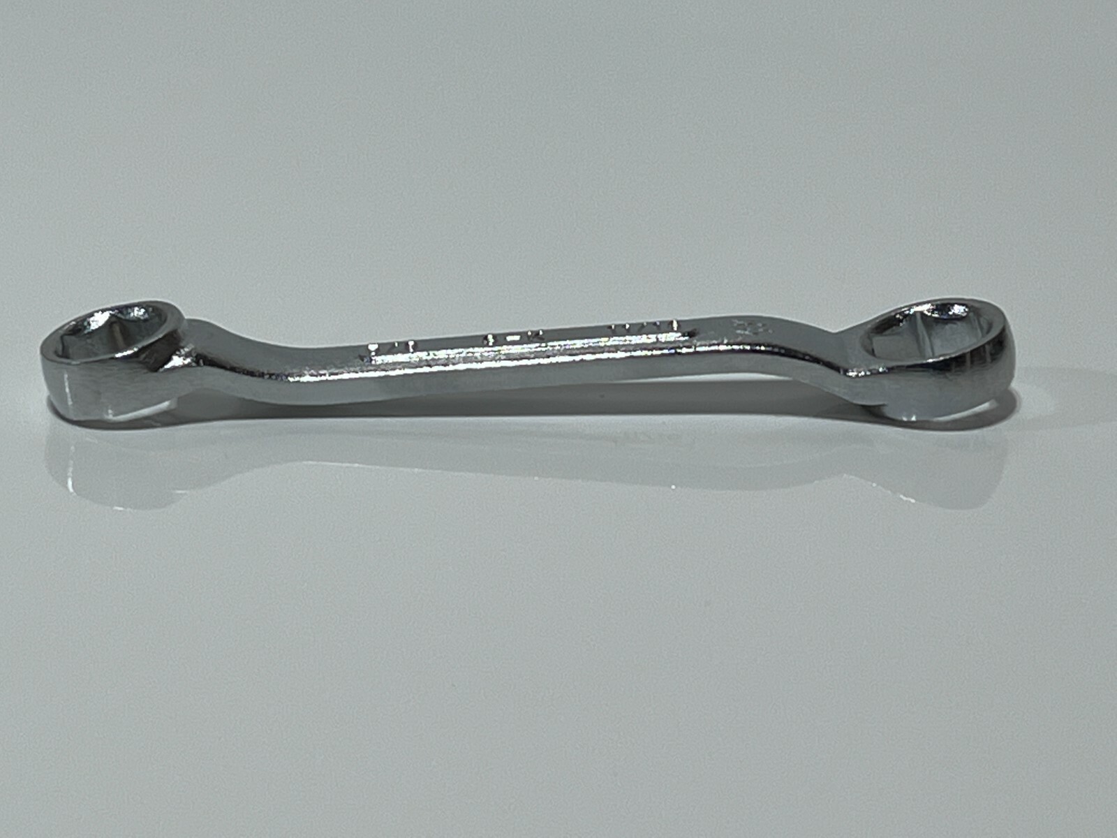 SK Tools USA 5/8″ x 11/16″ SAE Short Box End Wrench – 6 Point – M-2022 – NEW
