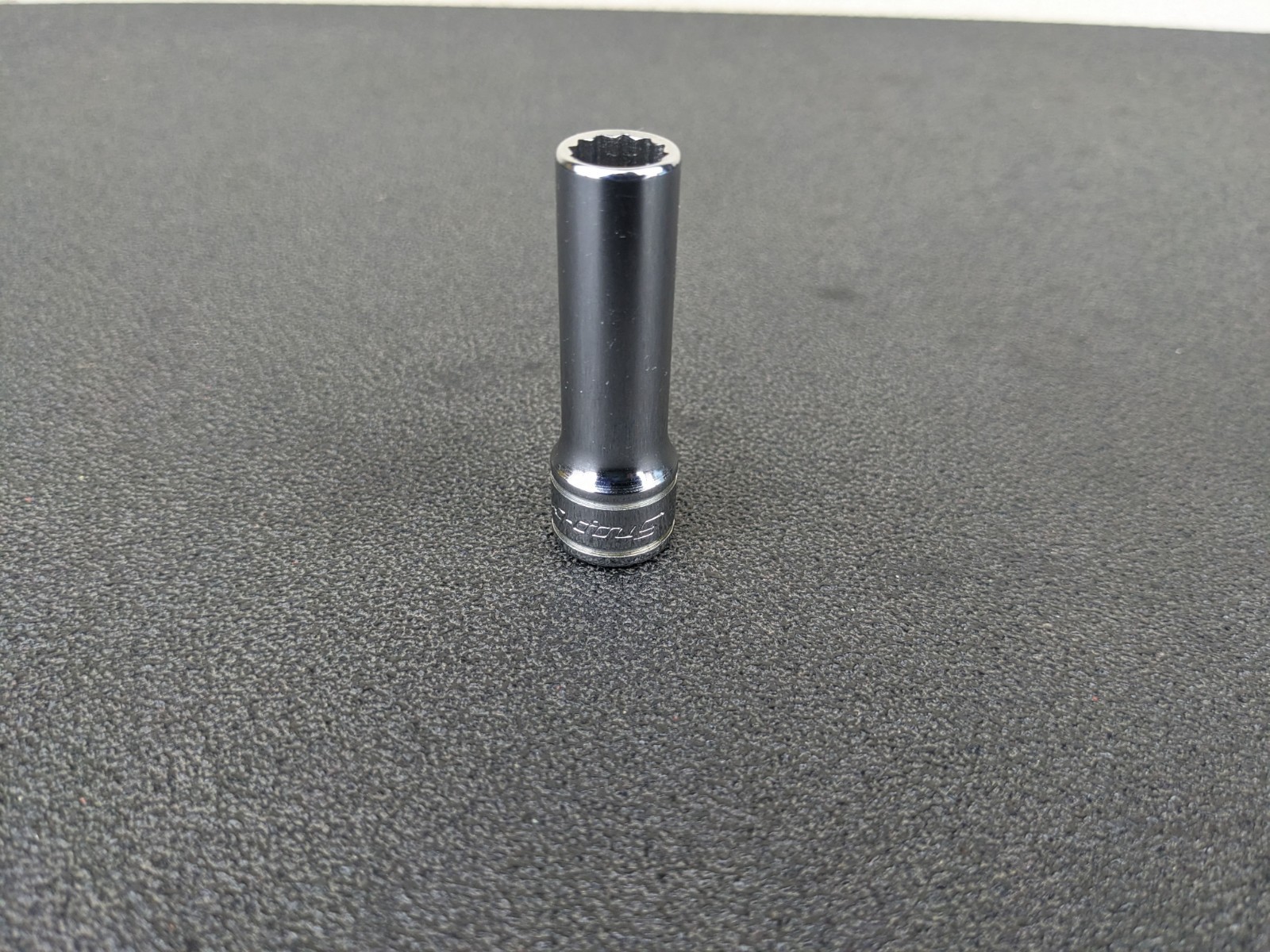 #av457 Snap-On Tools NEW 3/8″ Drive 3/8″ Deep Well Socket 12 Point SF121