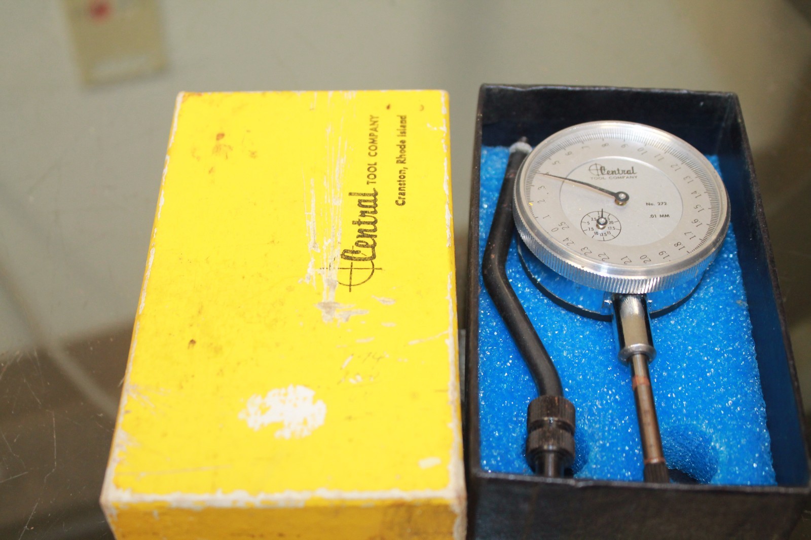 VINTAGE CENTRAL TOOL COMPANY TIMING GAUGE NO. 272 0.01mm