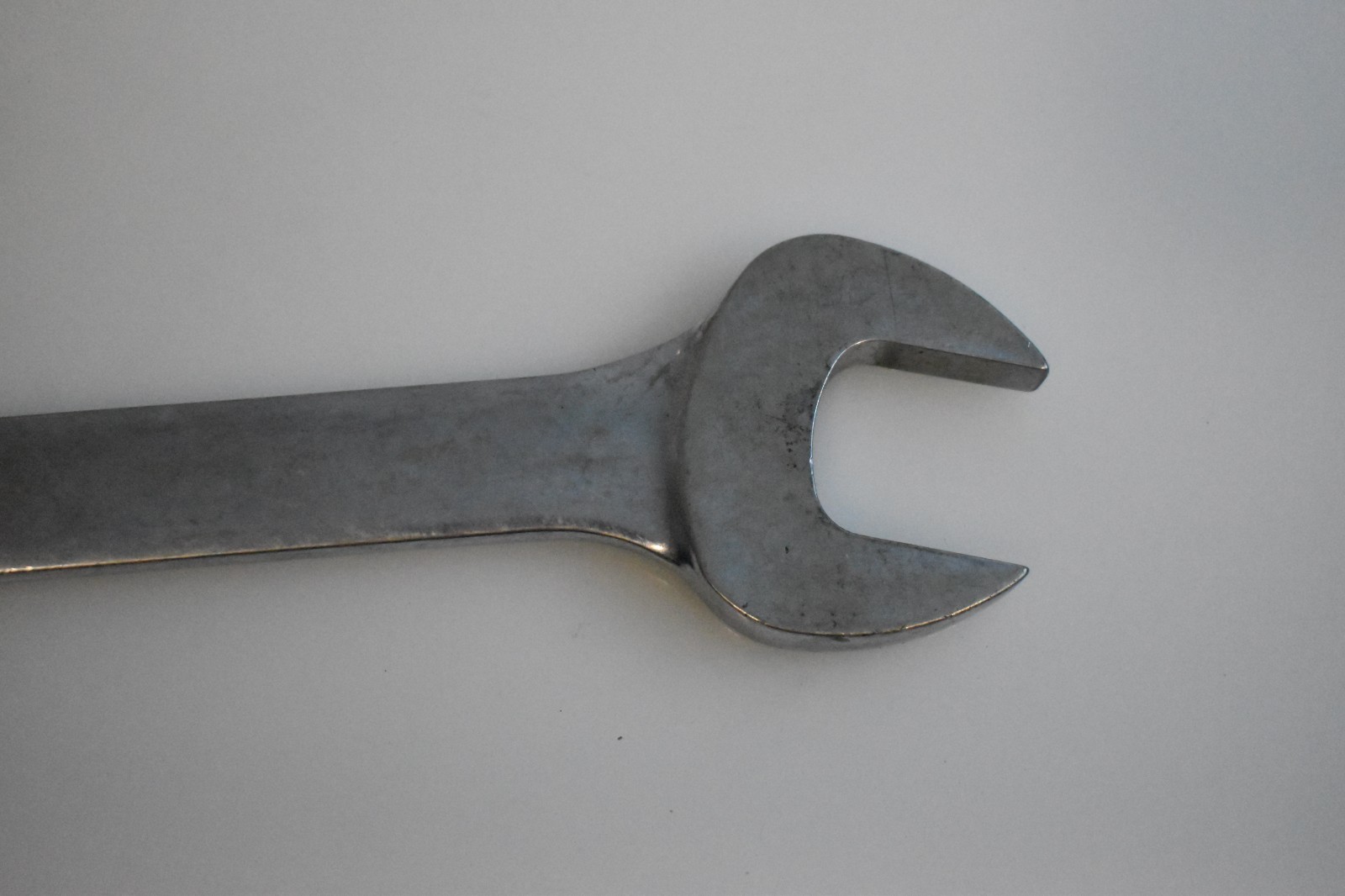 Snap On Tools VO4042 1-1/4″ x 1-5/16″ SAE Open End Wrench Chrome USA