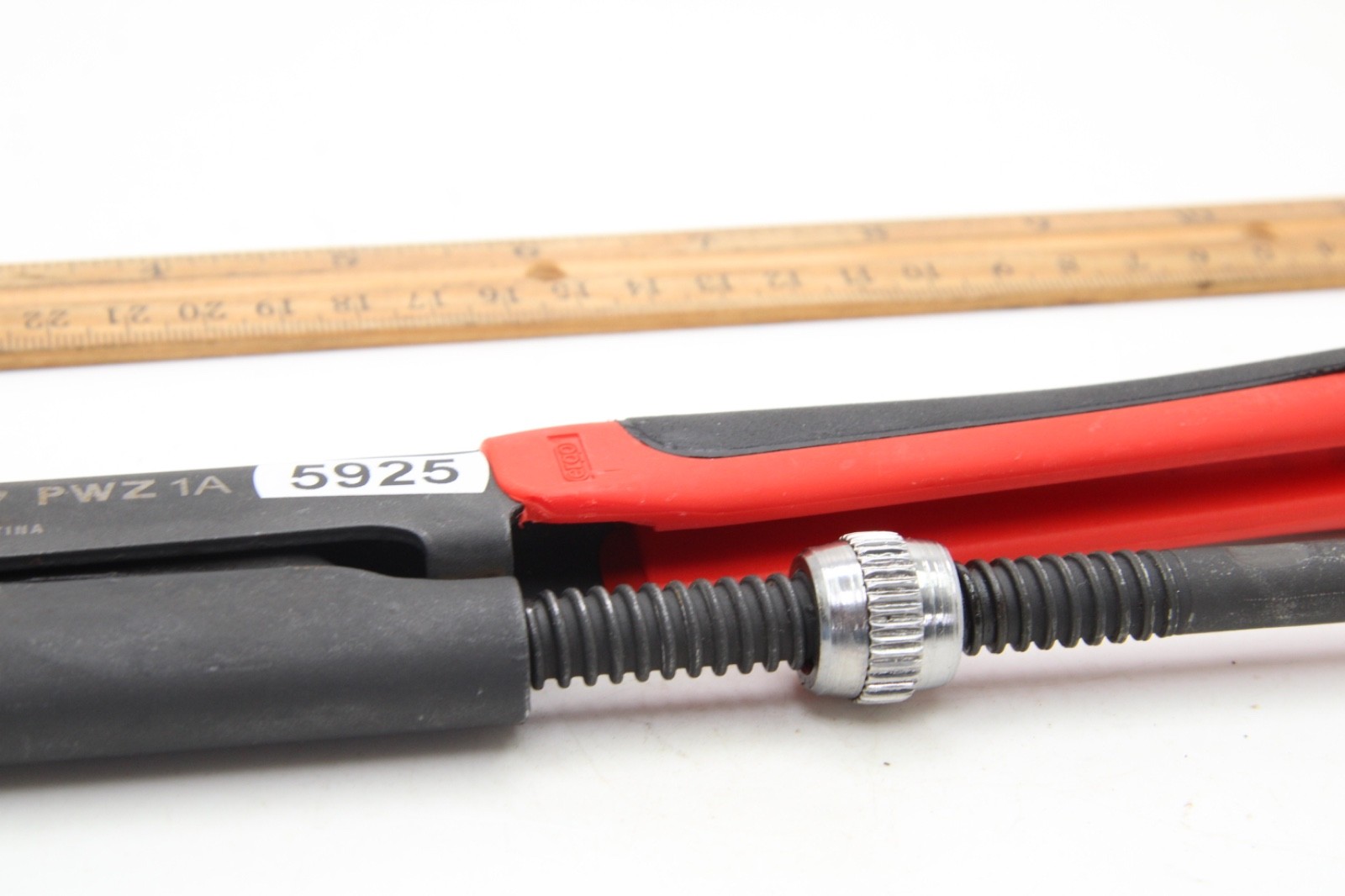Snap On PWZ1A 12-1/2″ Long Red Soft Grip Adjustable Pipe Wrench Plier