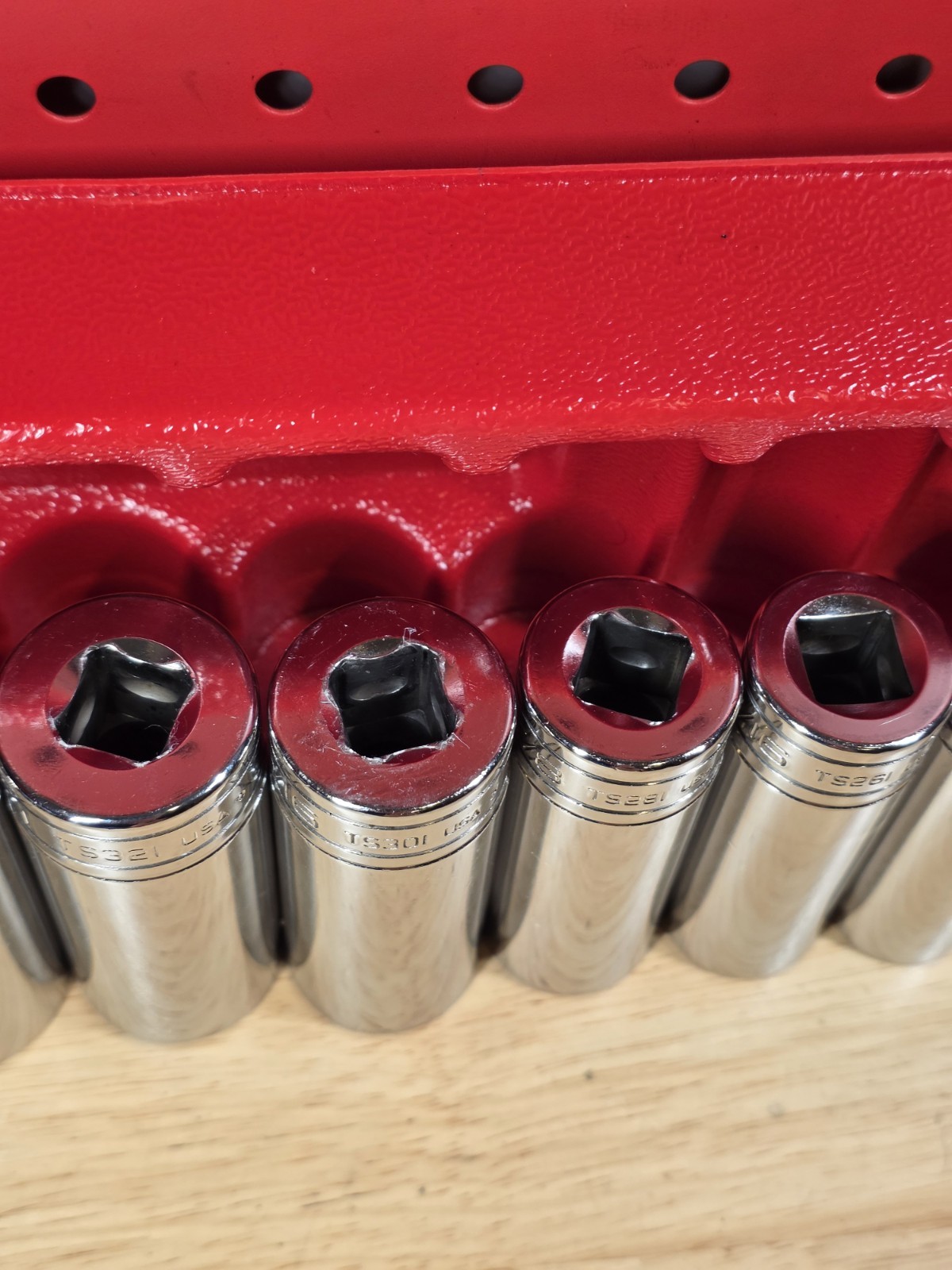 Snap-on 313TSYA 1/2″ Drive 13-Piece 3/8″ – 1-1/8″ Deep 6-Point Chrome Socket Set