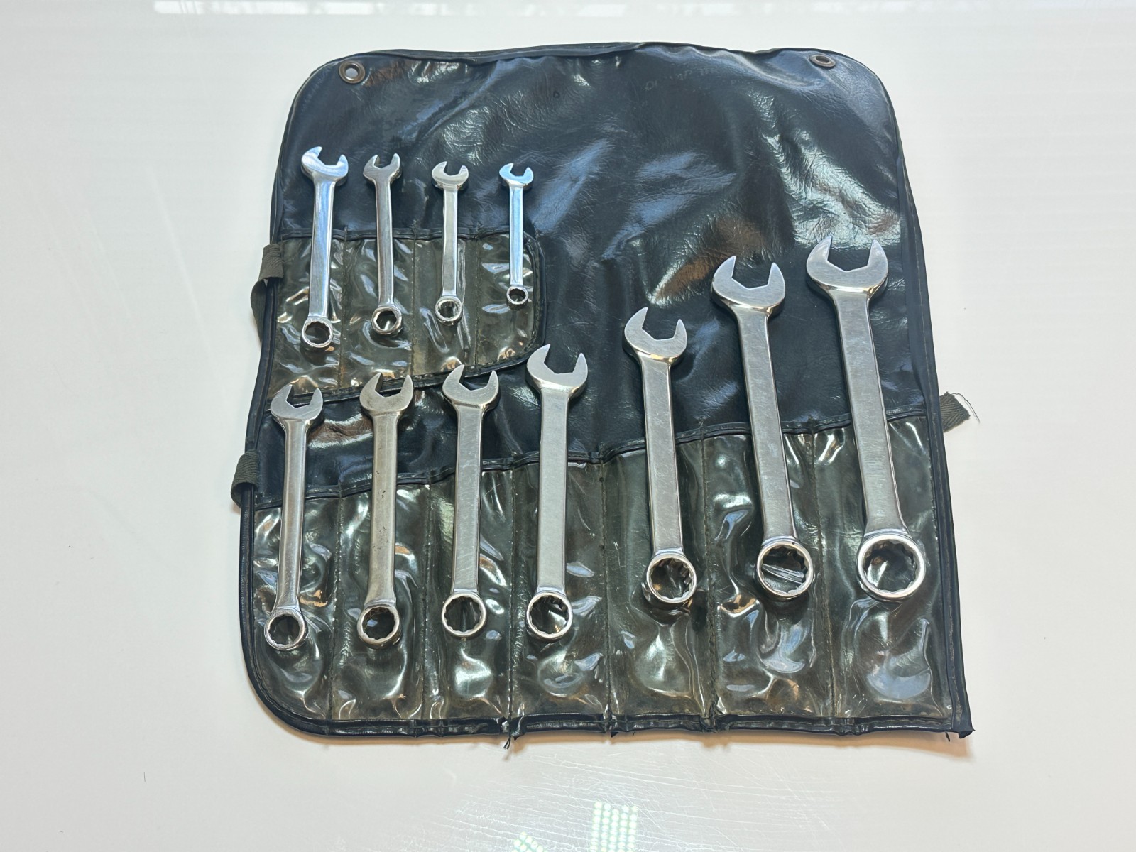 John Deere Tools USA 11pc Metric 7mm to 19mm Short Polished Wrench Set, Kit Bag