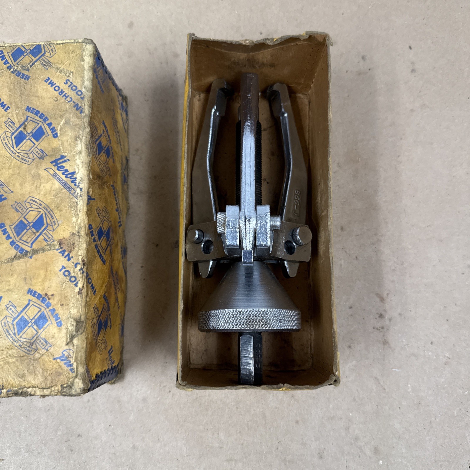 Herbrand Van- Chrome Tools Three Jaw Puller No.868