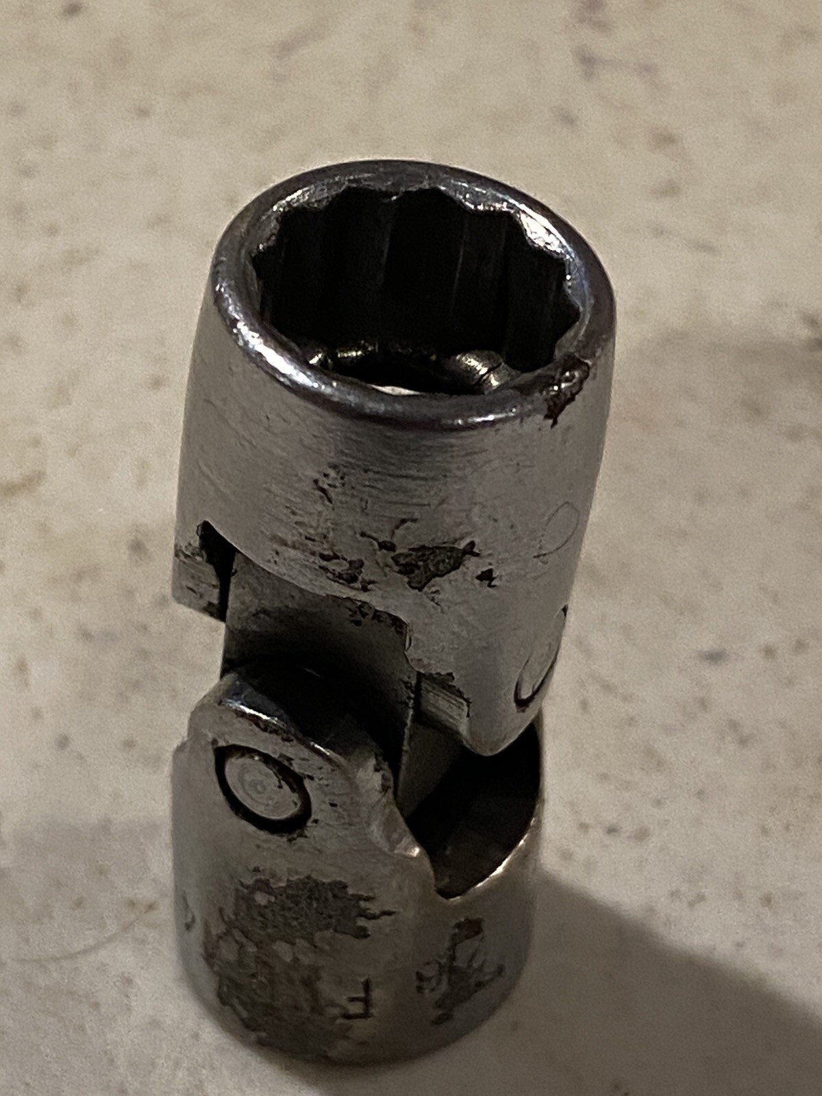 Snap On FVU14USA, 3/8″ Drive 7/16″ SAE 12 Point Chrome Swivel Socket USA