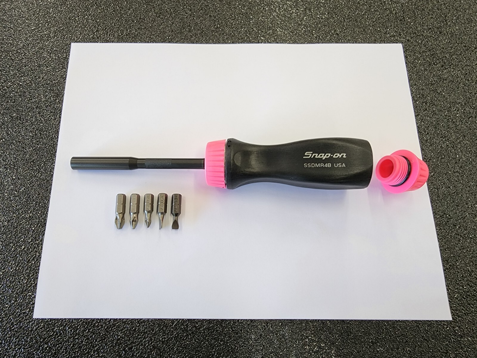Snap-on Tools USA NEW BLACK & PINK Ratcheting Screwdriver w/Bits SSDMR4B