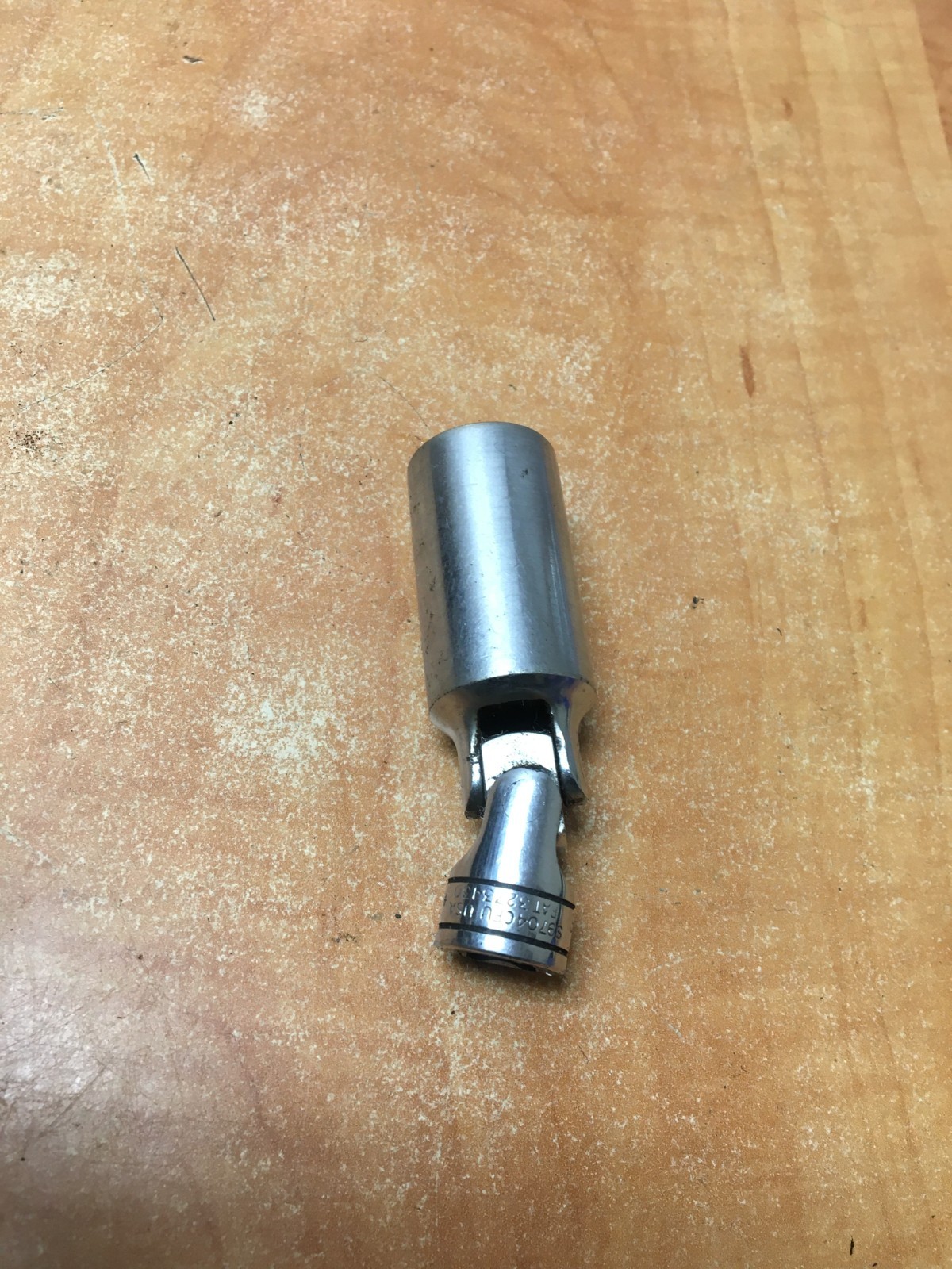 Snap-On Tools – 13/16″ SAE Swivel Spark Plug Socket, 3/8” Drive, # S9704CFU