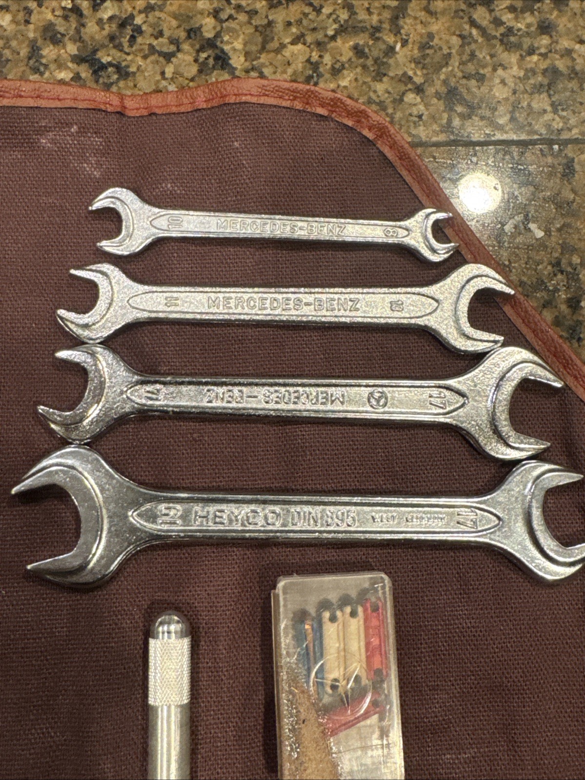 LEGIT COMPLETE Mercedes-Benz R107 560SL 13 Piece Tool Kit Roll BEST ON EBAY