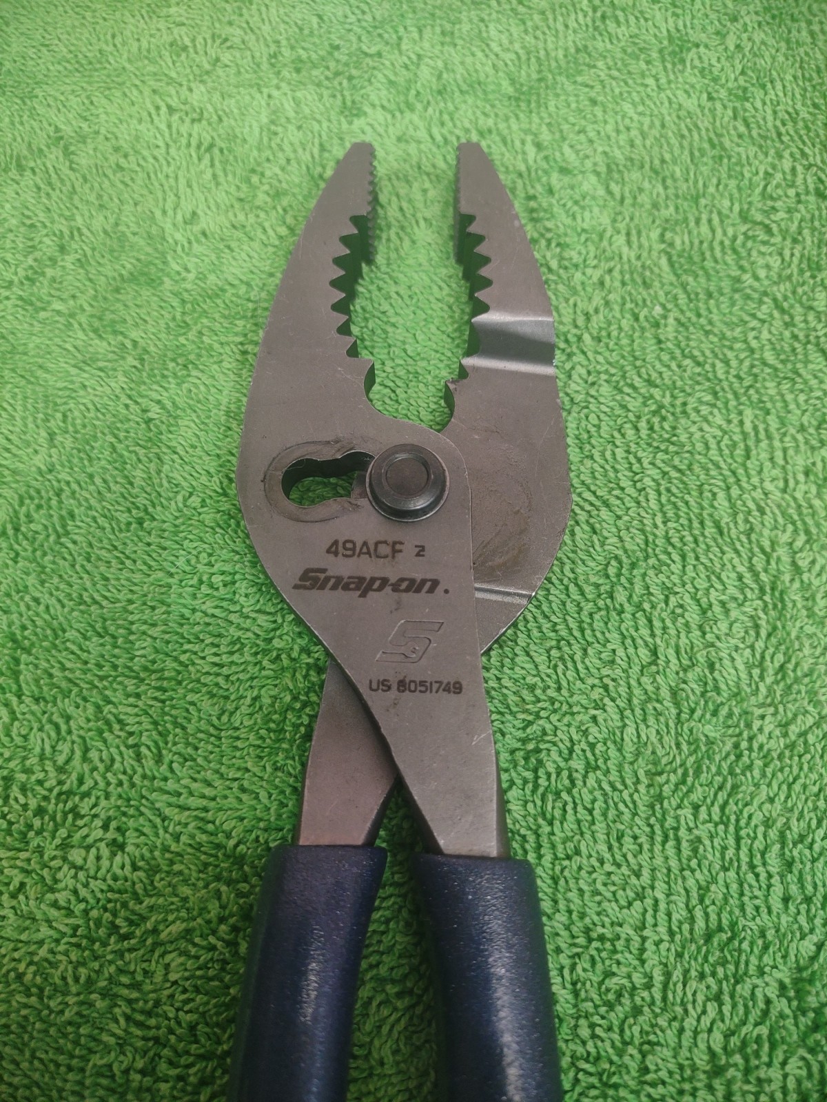 New! Snap-on Tools POWER BLUE 9″ Talon Soft Grip Combo Slip-Joint Pliers 49ACFMB