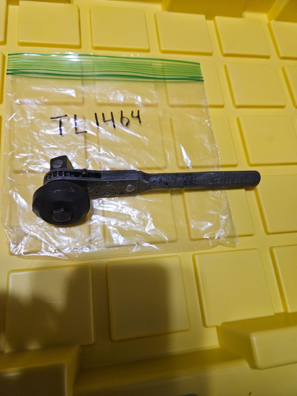 SNAP ON #R-714 INDUST RATCHET 6PT W/#A-3018 1/2″ DR W/LOCKING PIN W/RUBBER GROM.