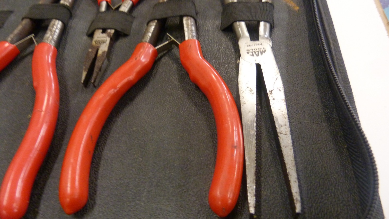 Mac Tools 9Pc Combination Pliers Set WITH CASE.
