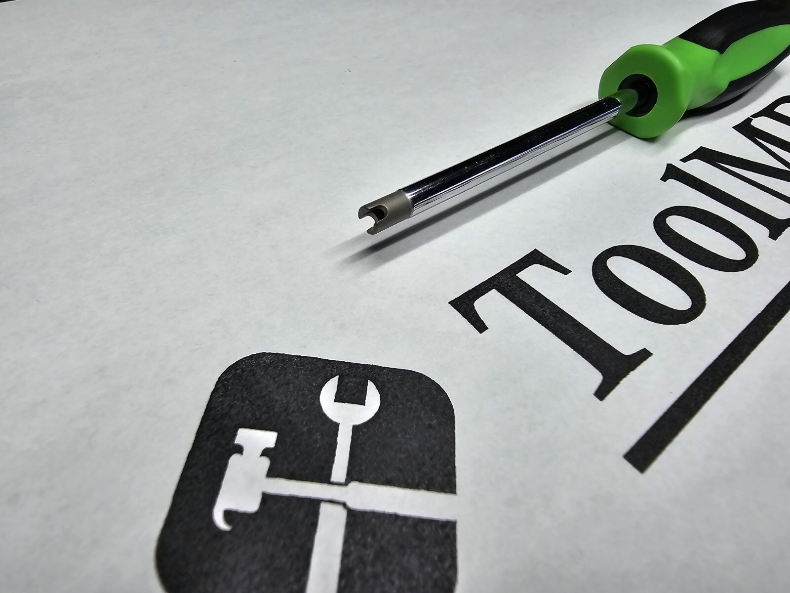 Snap-on Tools USA NEW GREEN Instinct Soft Grip Tire Valve Core Tool SGD107B