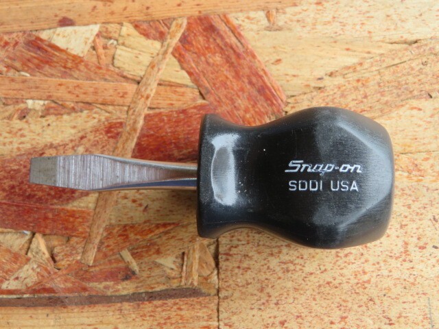 Vintage Logo Snap-on Flathead Screwdriver SDD1