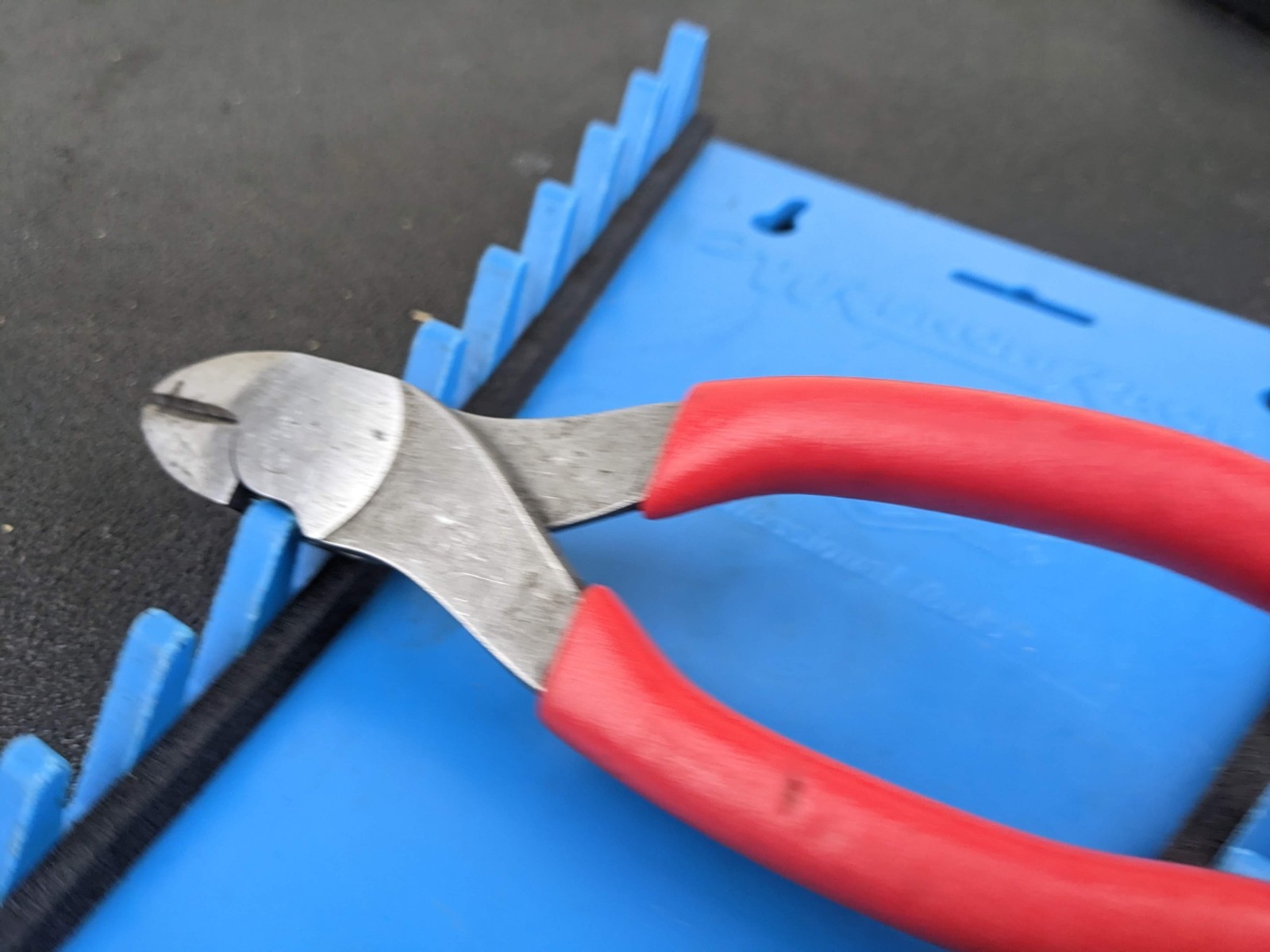 #bo473 SNAP ON TOOLS 6″ Diagonal Cutters Red USA 86CF