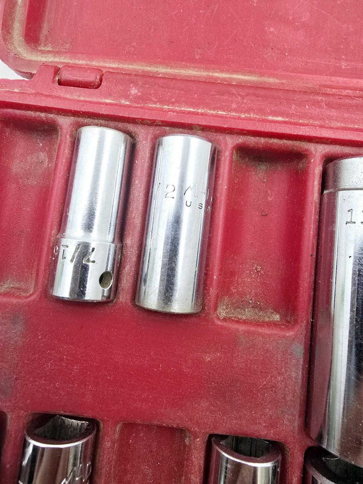 MAC Tools X8R 3/8″ Drive Ratchet And Miscellaneous Sockets