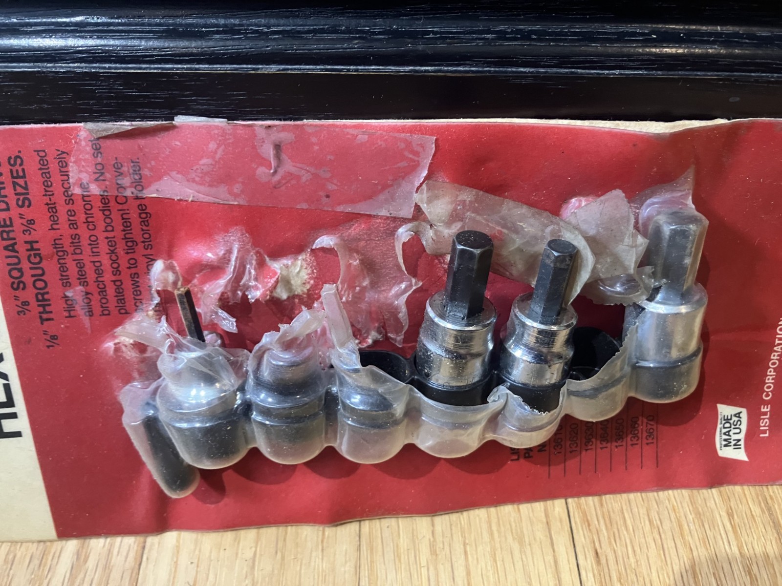 Lisle Tools (Tool Lot) Tap Socket Set 3/8″ & 1/4″, Wrench, More