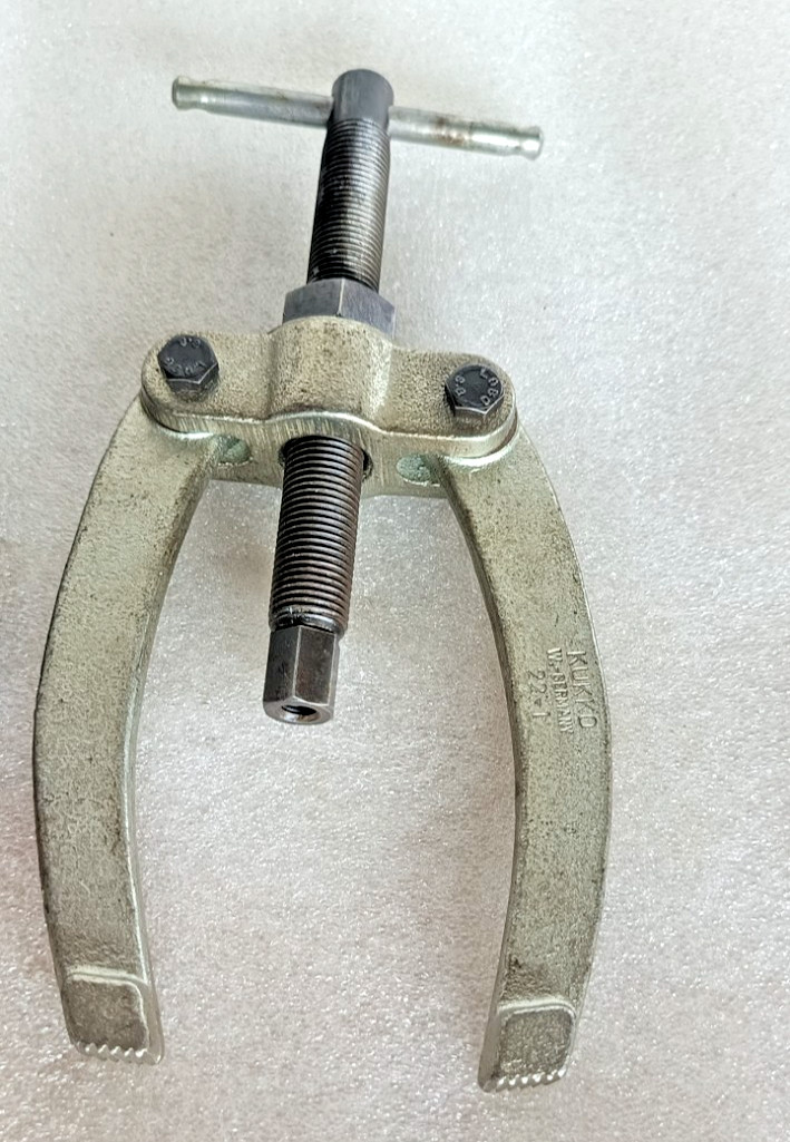 KUKKO 22-1,22-2 BALL BEARING PULLER AND 21-1,21-2,21-3,21-5 & 21-6 EXTRACTOR SET