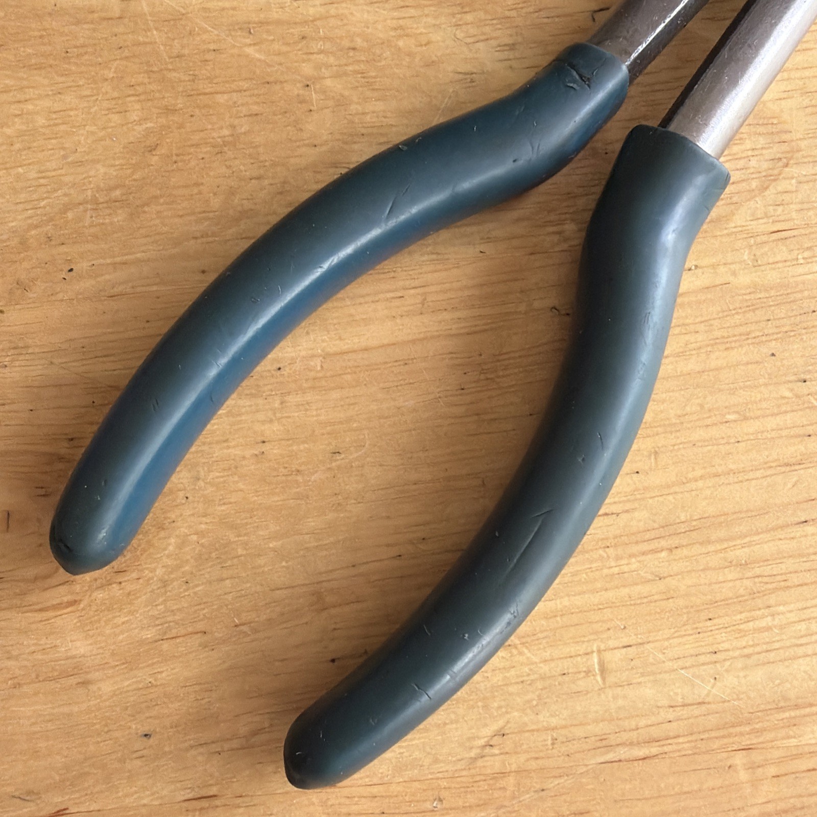Blue Point 13″ Long Reach Compound Double Joint Needle Nose Pliers 913DJBCP
