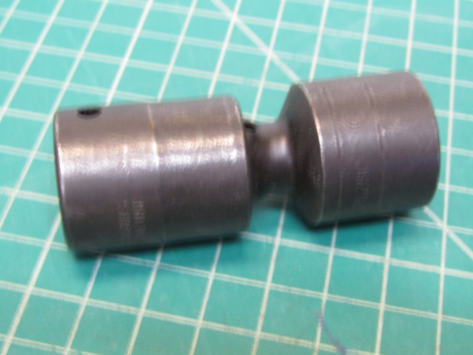 1 – Snap-on Tools IPL28C 1/2″ Drive 7/8″ SAE 6pt Impact Swivel Socket USA. NEW