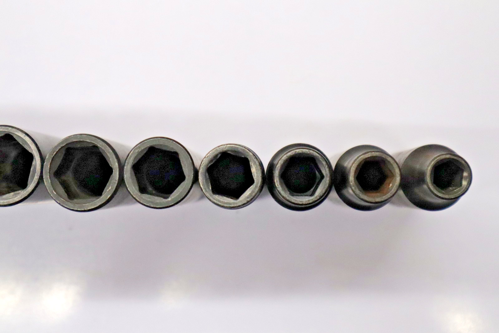 Mixed Lot of 28pc. 1-1/4″ – 1/8″ 6pt Impact Sockets Matco, Kobalt & Blackhawk