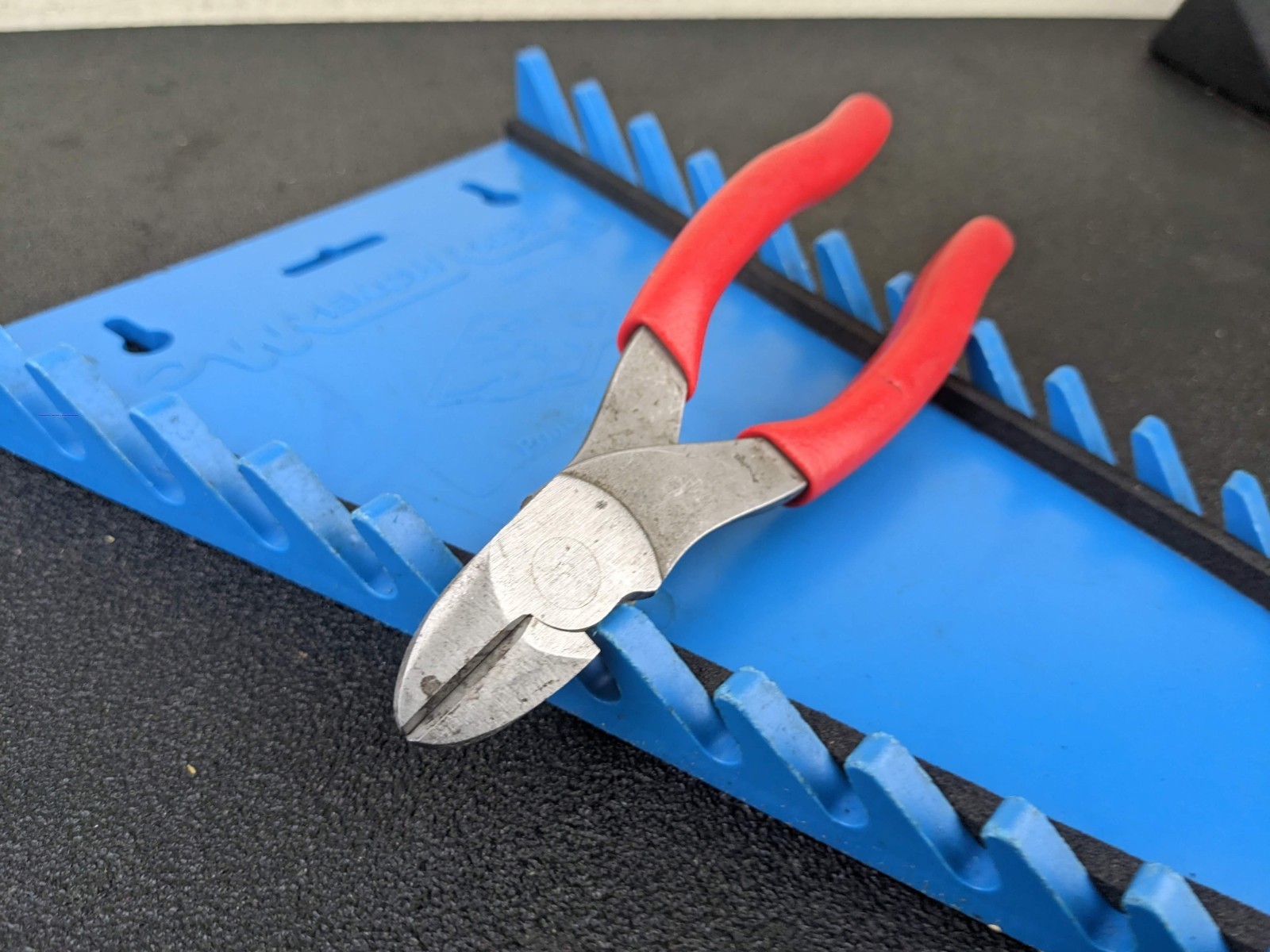 #bo473 SNAP ON TOOLS 6″ Diagonal Cutters Red USA 86CF