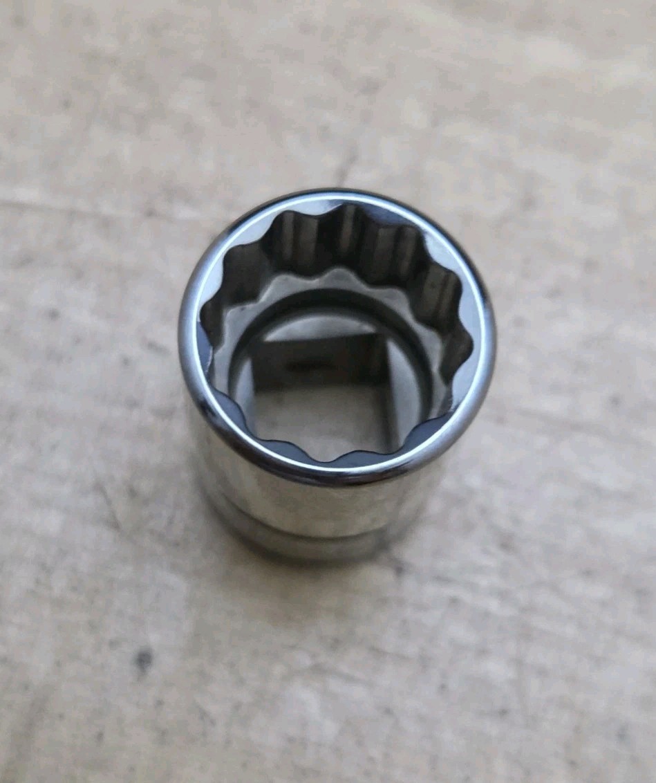 New Snap On F181 – 3/8″ Drive 9/16″ Shallow 12 Pt Chrome Socket