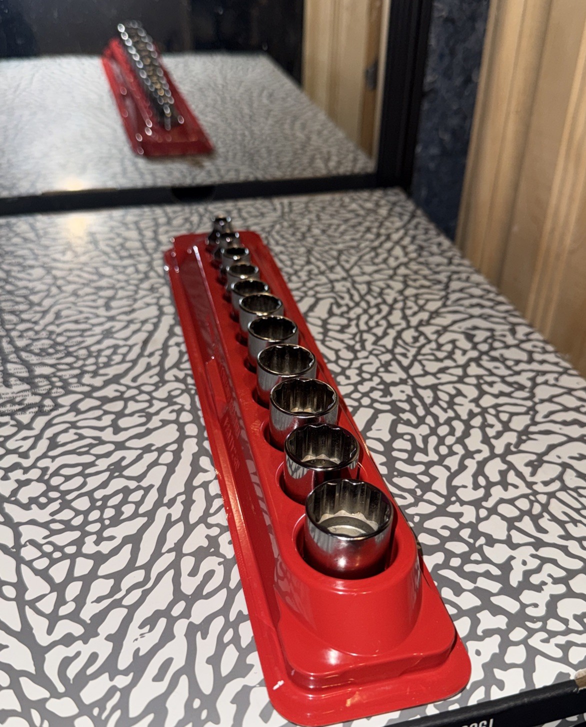 Snap On 211FYAMR shallow 3/8 drive 12 point socket set 1/4-7/8”in