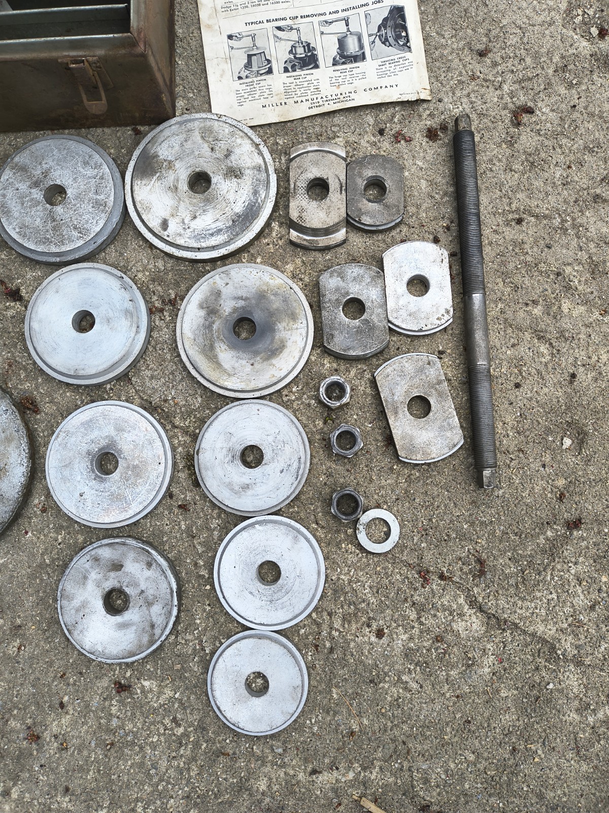 miller dd-966 pinion and differential cross shaft bearing cups removing Tools
