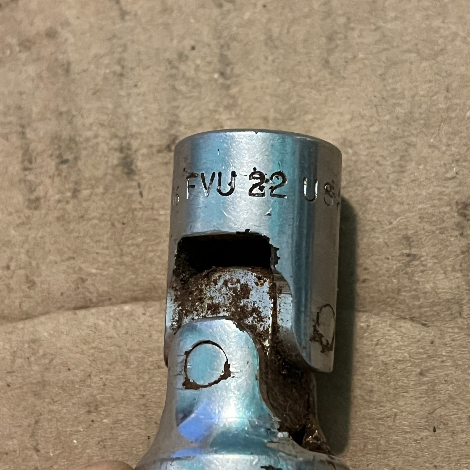 Snap On 3/8″ Drive 11/16″ 12PT Chrome Swivel Socket FVU22 – seized