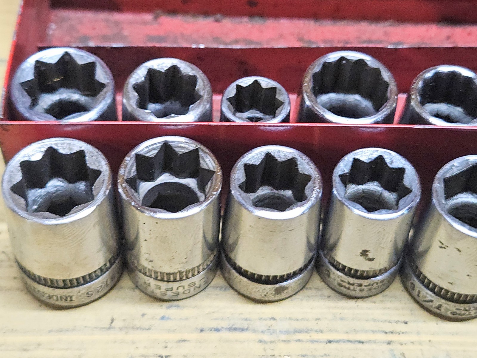 Vintage Indestro No. 7600 1/4” Drive Socket Set w/Metal Box Ratchet Bar Sockets