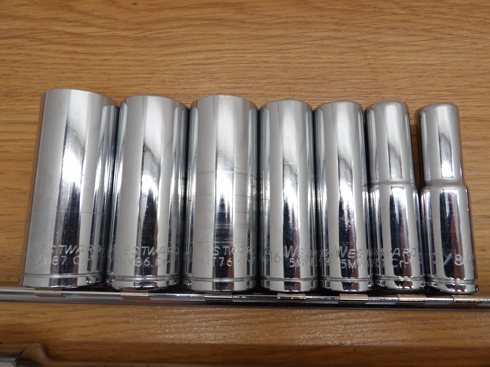 LOT OF METRIC & SAE SOCKETS 6&12 POINT 3/8 INCH DRIVE 88 PIECES- GREAT DEAL!