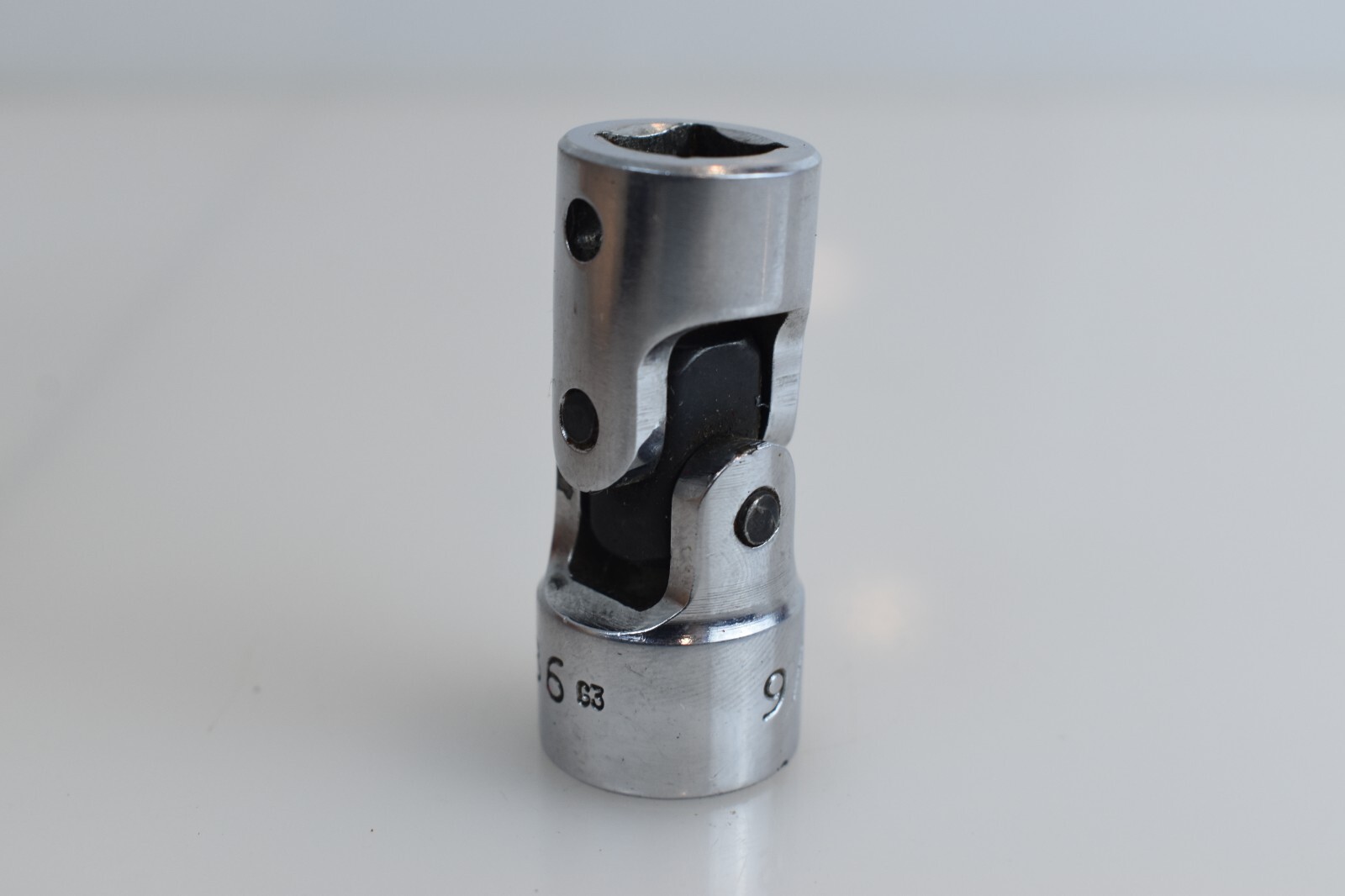 Mac Tools USA XU186 9/16″ SAE Shallow Swivel Socket 3/8″ Drive 6 Point Chrome
