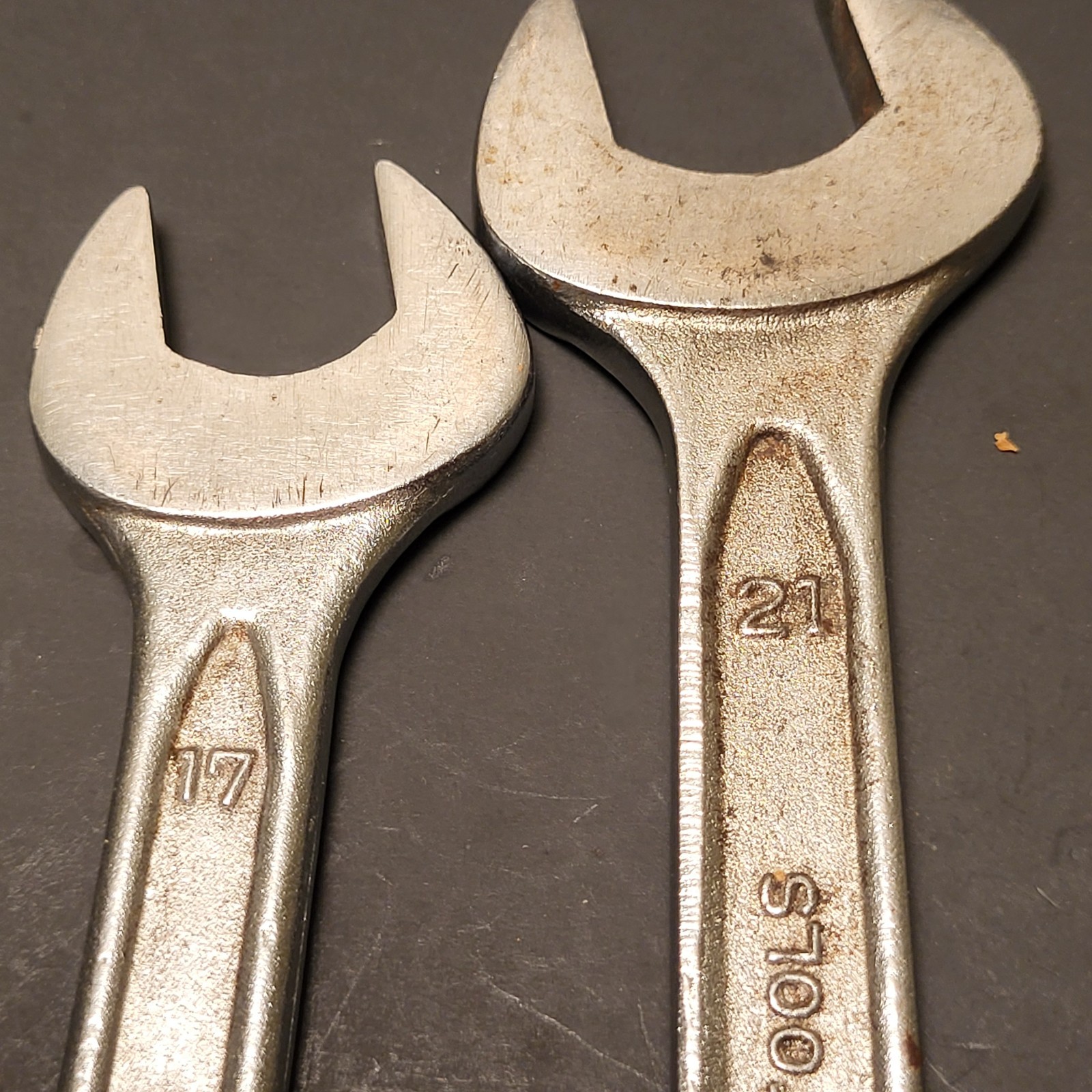 Ash Asahi Tools 2 piece open end wrench 23-21mm & 19-17mm
